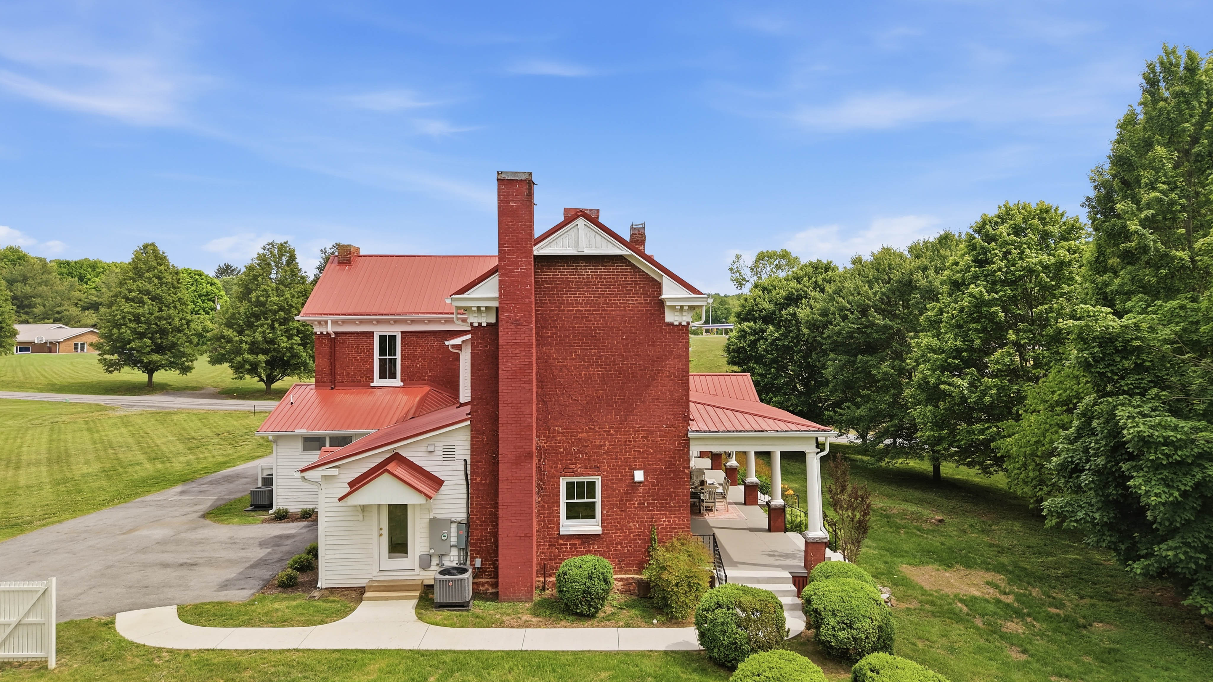  240 Maplehurst Lane, Bluff City, TN 37618 - 物件實景