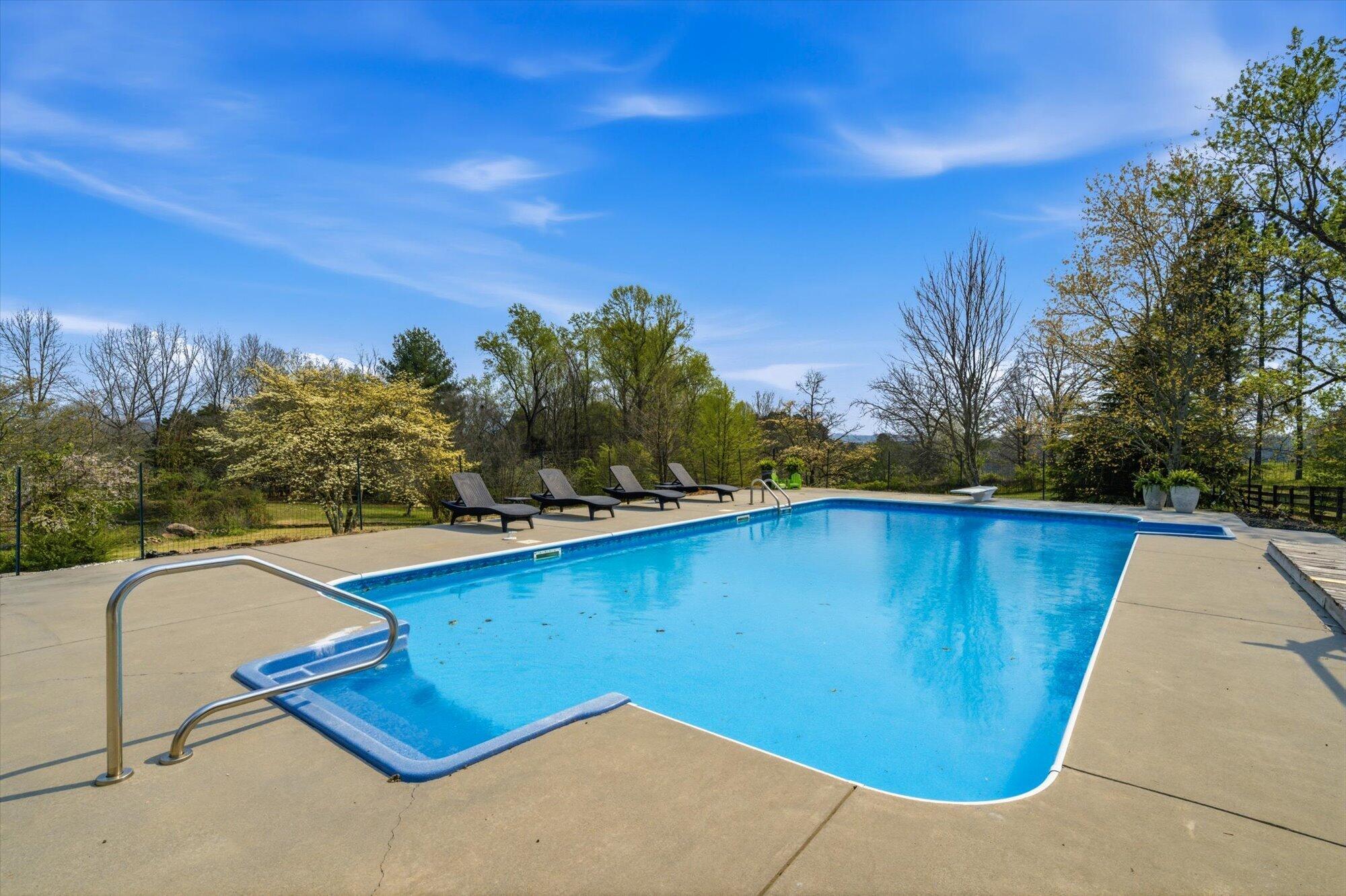 Athens, Tennessee, 37303, United States, 4 Bedrooms Bedrooms, ,4 BathroomsBathrooms,Residential,For Sale,2031458