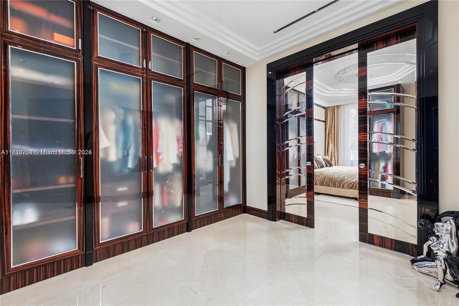 Miami Beach, Florida, 33109, United States, 6 Bedrooms Bedrooms, ,8 BathroomsBathrooms,Residential,For Sale,1876435