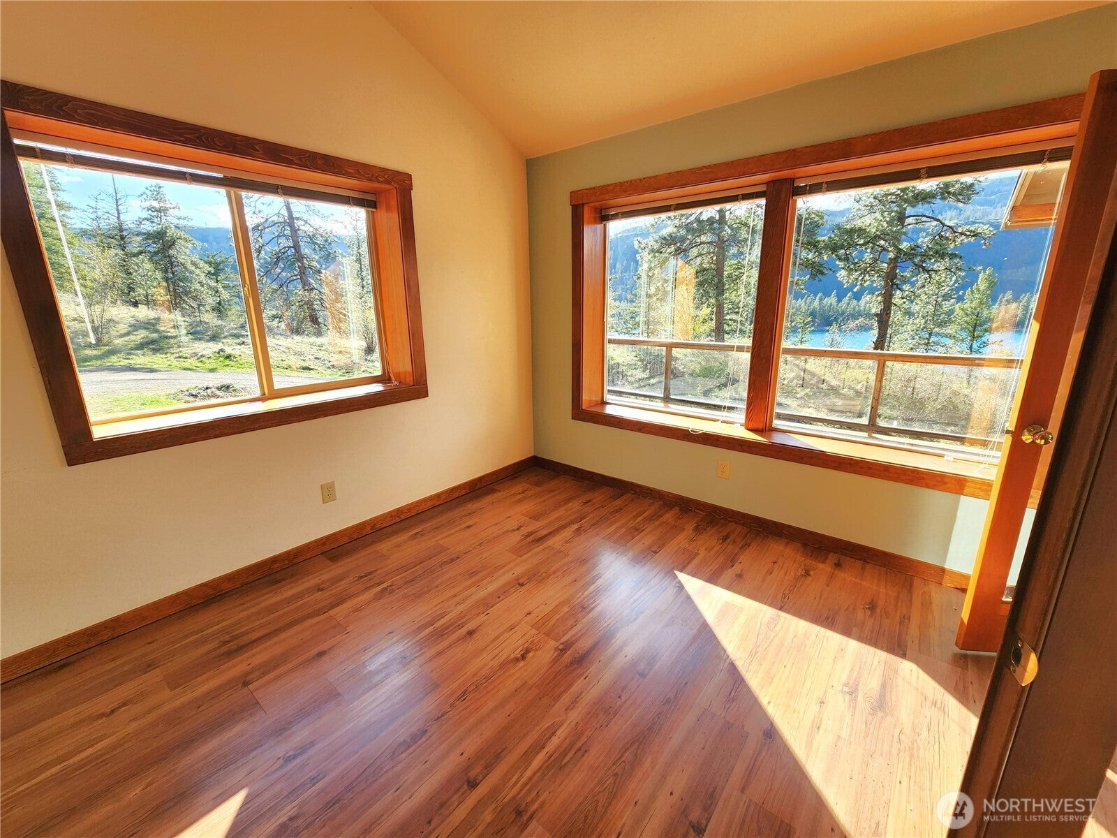 Oroville, Washington, 98844, United States, 2 Bedrooms Bedrooms, ,Residential,For Sale,2001782