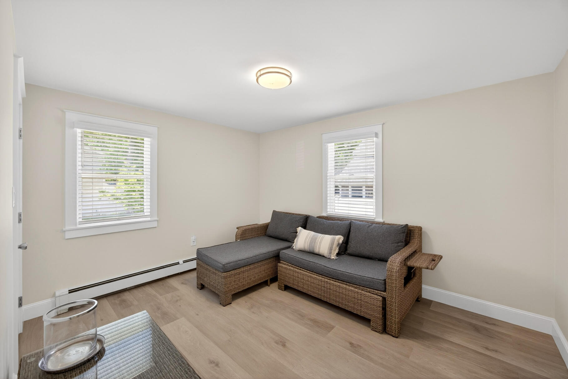 245 Edgewater Drive E - 物件實景