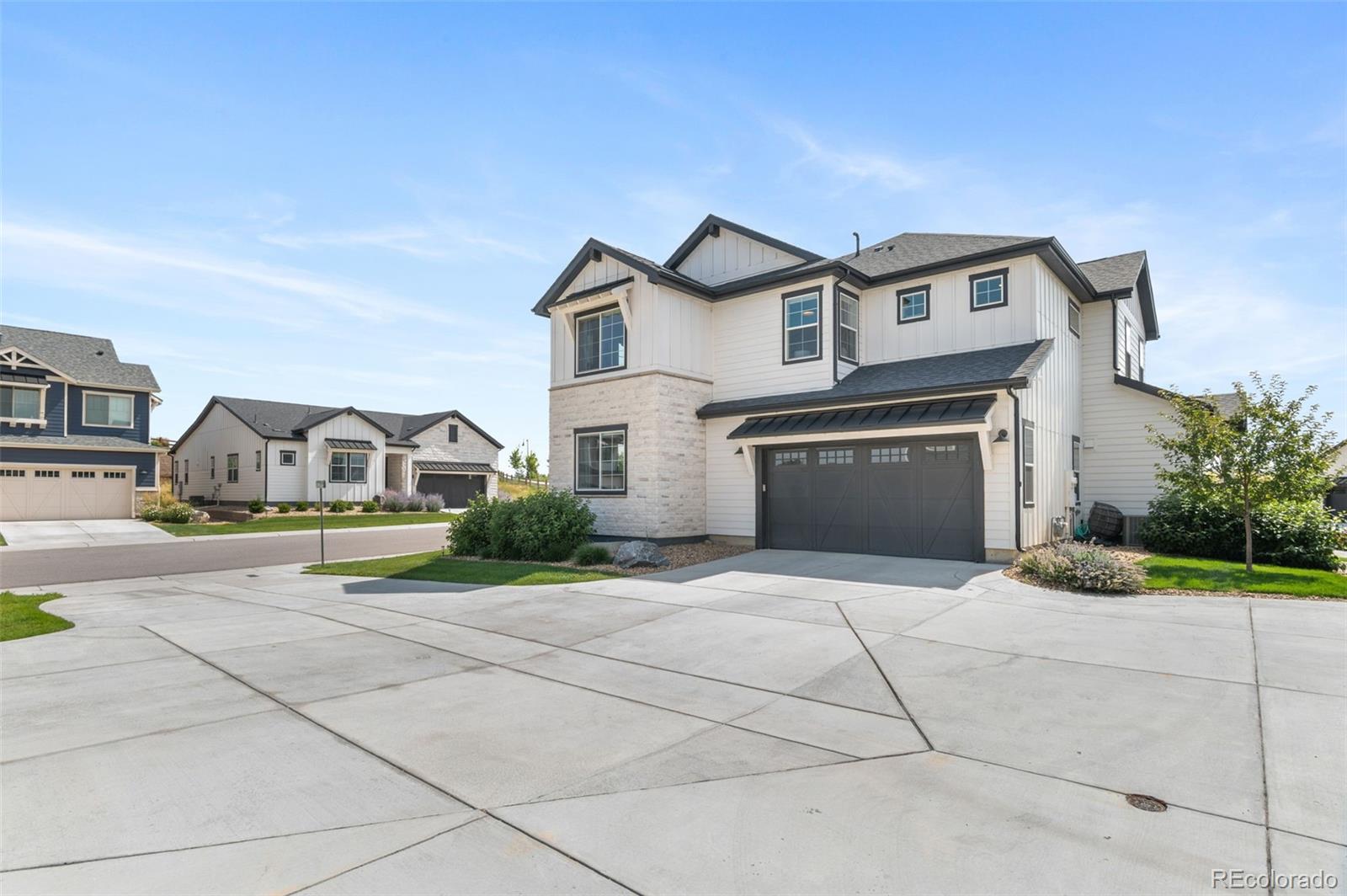Littleton, Colorado, 80127, United States, 6 Bedrooms Bedrooms, ,2 BathroomsBathrooms,Residential,For Sale,1941297