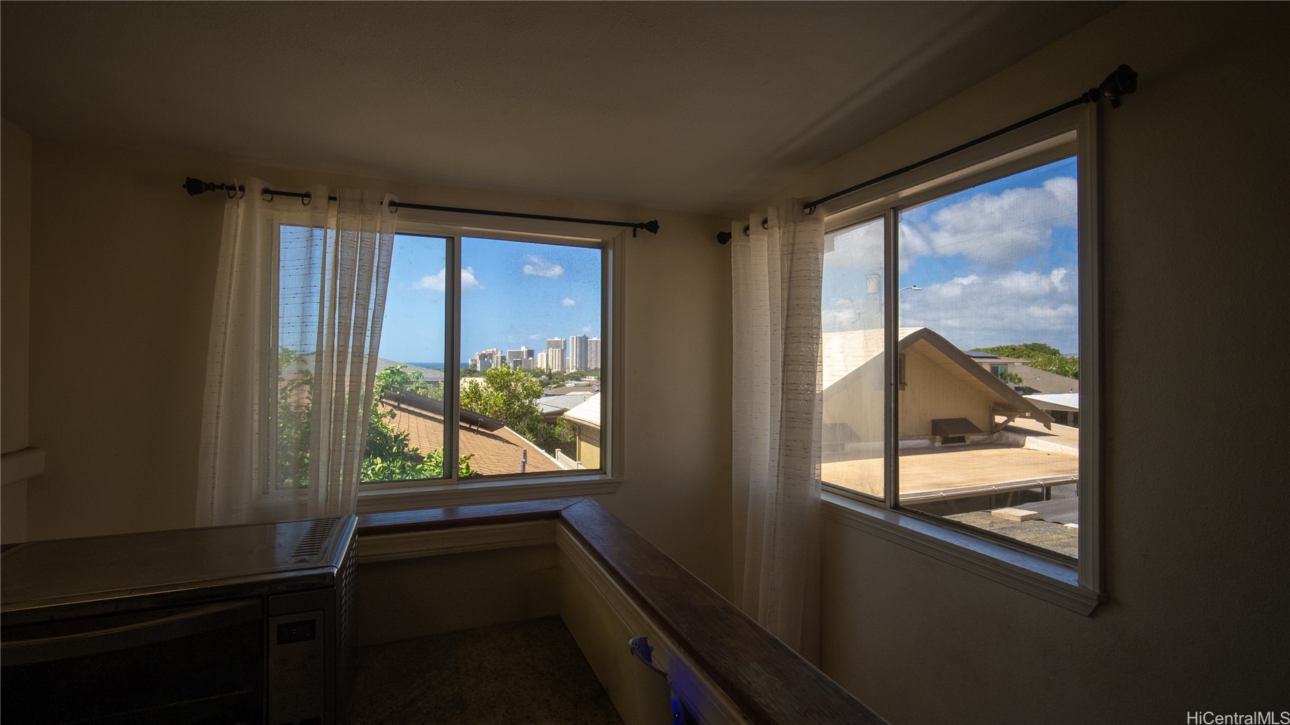 Honolulu, Hawaii, 96815, United States, 5 Bedrooms Bedrooms, ,3 BathroomsBathrooms,Residential,For Sale,1994650