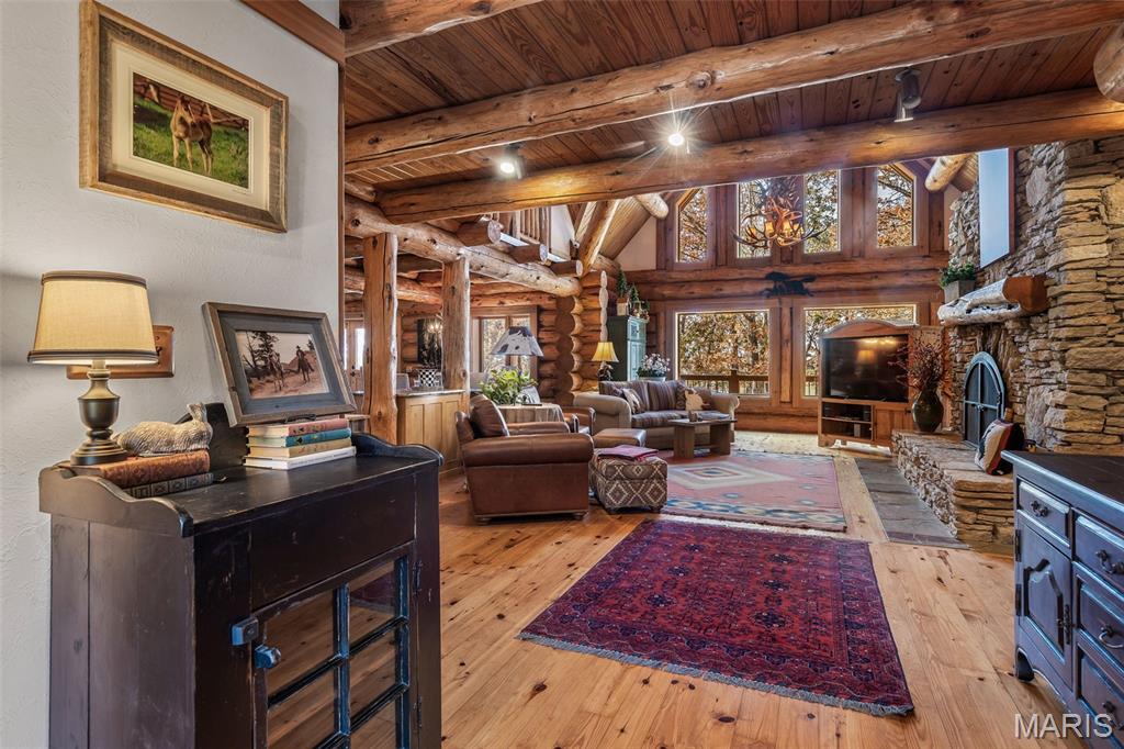 Farmington, Missouri, 63640, United States, 3 Bedrooms Bedrooms, ,4 BathroomsBathrooms,Residential,For Sale,1991980