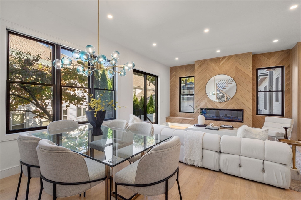 Newton, Massachusetts, 02458, United States, 4 Bedrooms Bedrooms, ,4 BathroomsBathrooms,Residential,For Sale,1991702