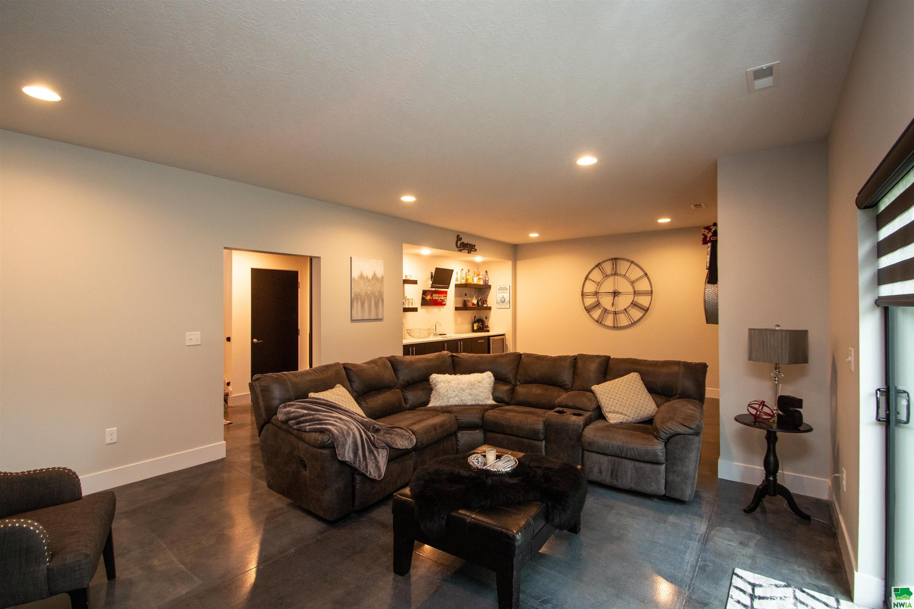 Dakota Dunes, South Dakota, 57049, United States, 3 Bedrooms Bedrooms, ,3 BathroomsBathrooms,Residential,For Sale,1984312