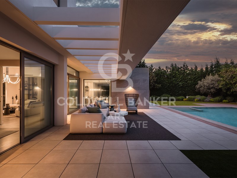 Estepona, Andalusia, ES, 5 Bedrooms Bedrooms, ,5 BathroomsBathrooms,Residential,For Sale,1826458