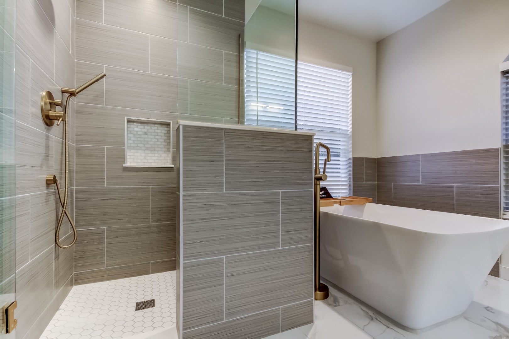 Tampa, Florida, 33647, United States, 5 Bedrooms Bedrooms, ,3 BathroomsBathrooms,Residential,For Sale,2015638