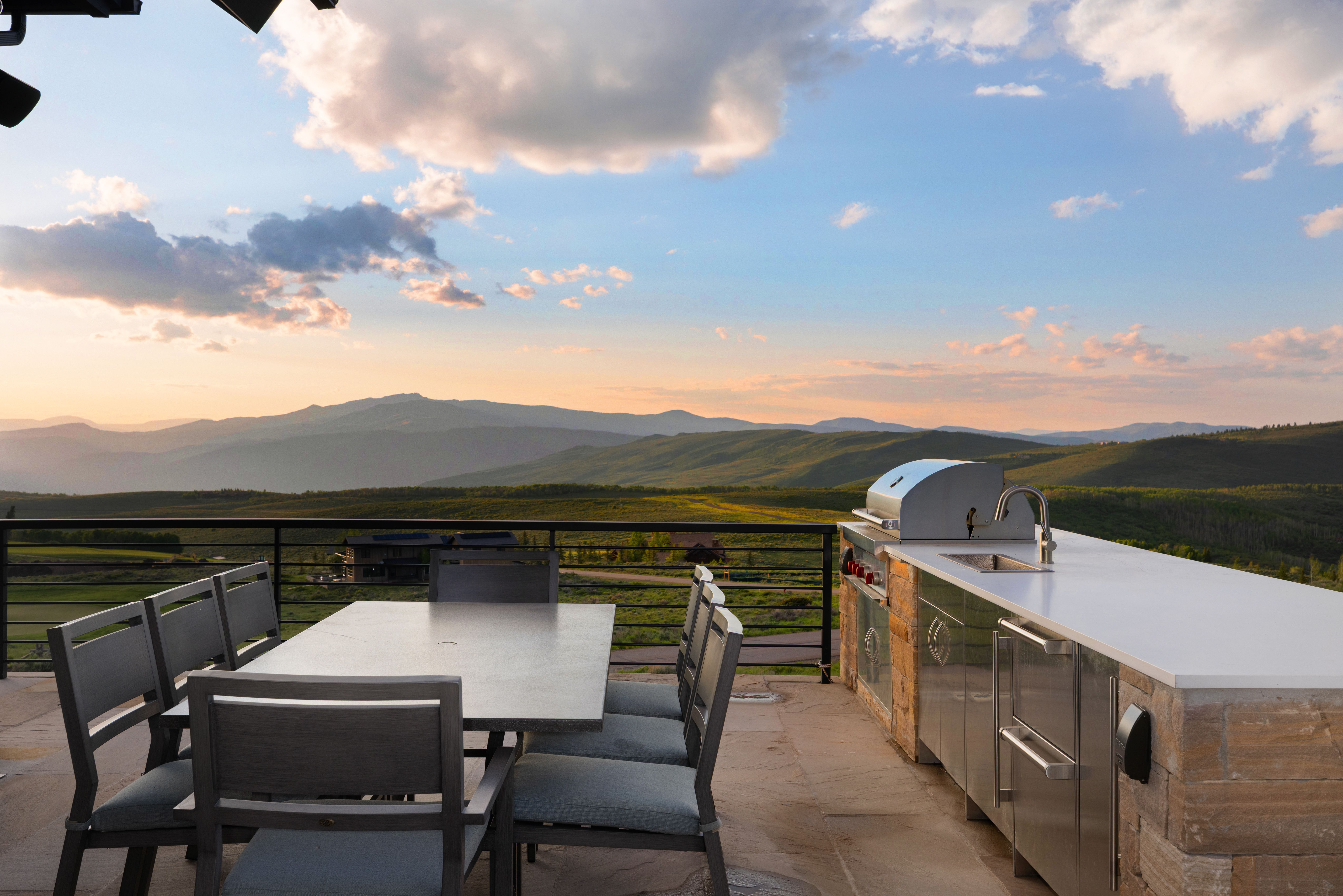  Designed to Embrace Both Grand Entertaining and Everyday Mountain Living - 物件實景