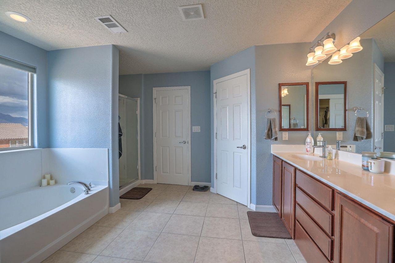 Rio Rancho, New Mexico, 87124, United States, 5 Bedrooms Bedrooms, ,4 BathroomsBathrooms,Residential,For Sale,1805604