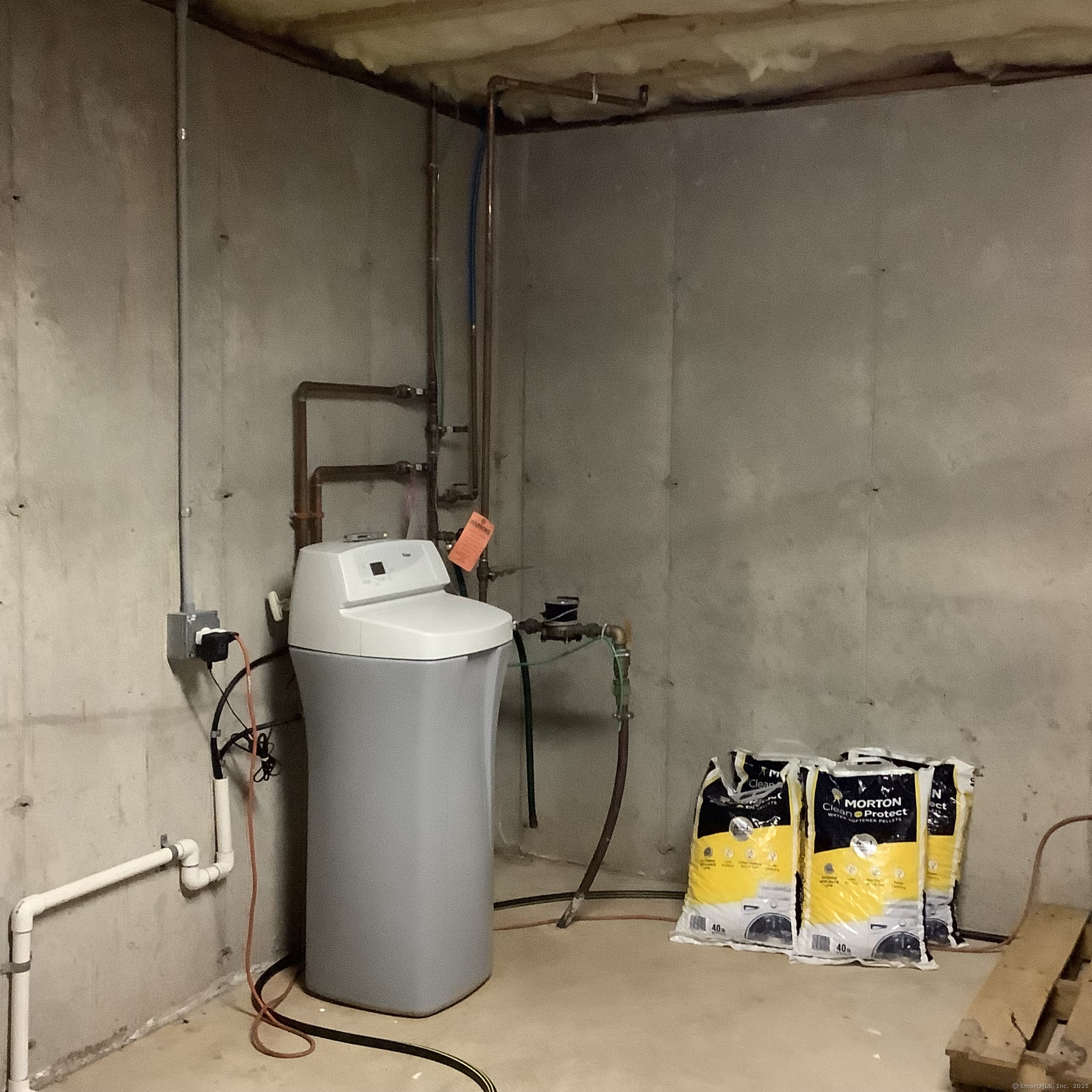 Cromwell, Connecticut, 06416, United States, 2 Bedrooms Bedrooms, ,2 BathroomsBathrooms,Residential,For Sale,1987108