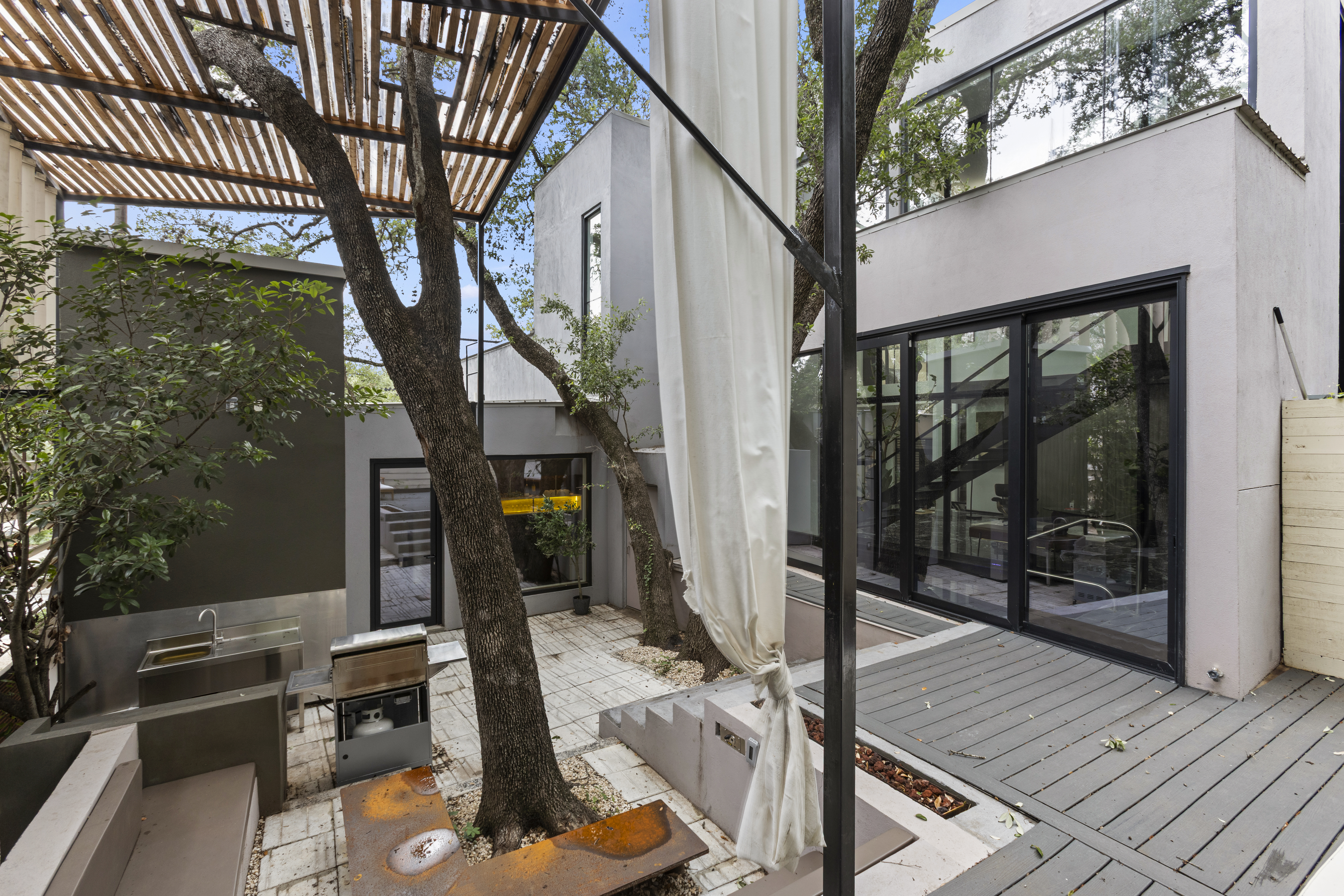  Architectural Masterpiece in Oak Hills - 物件實景