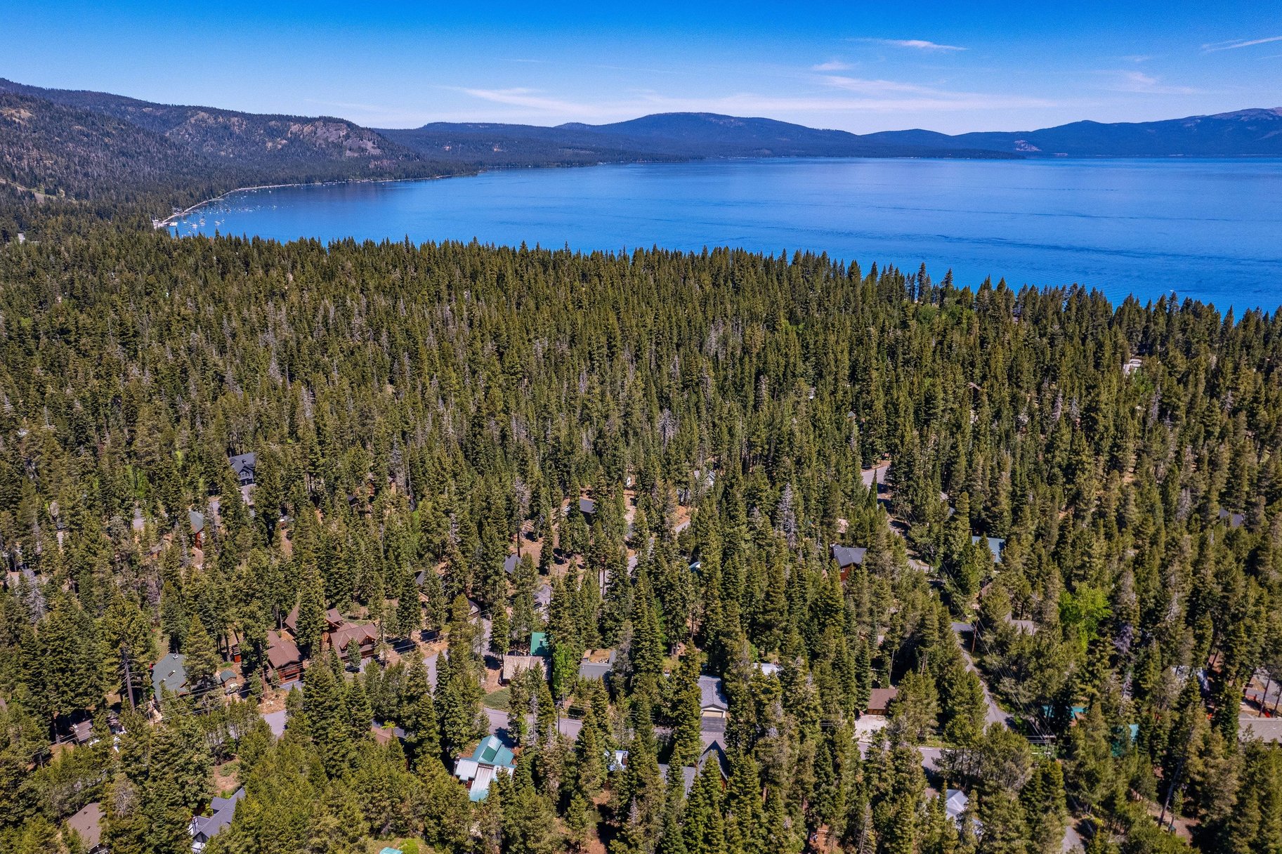  Home 3 Blocks from Lake Tahoe with 4 Car Garage for Cars & Boats - 物件實景