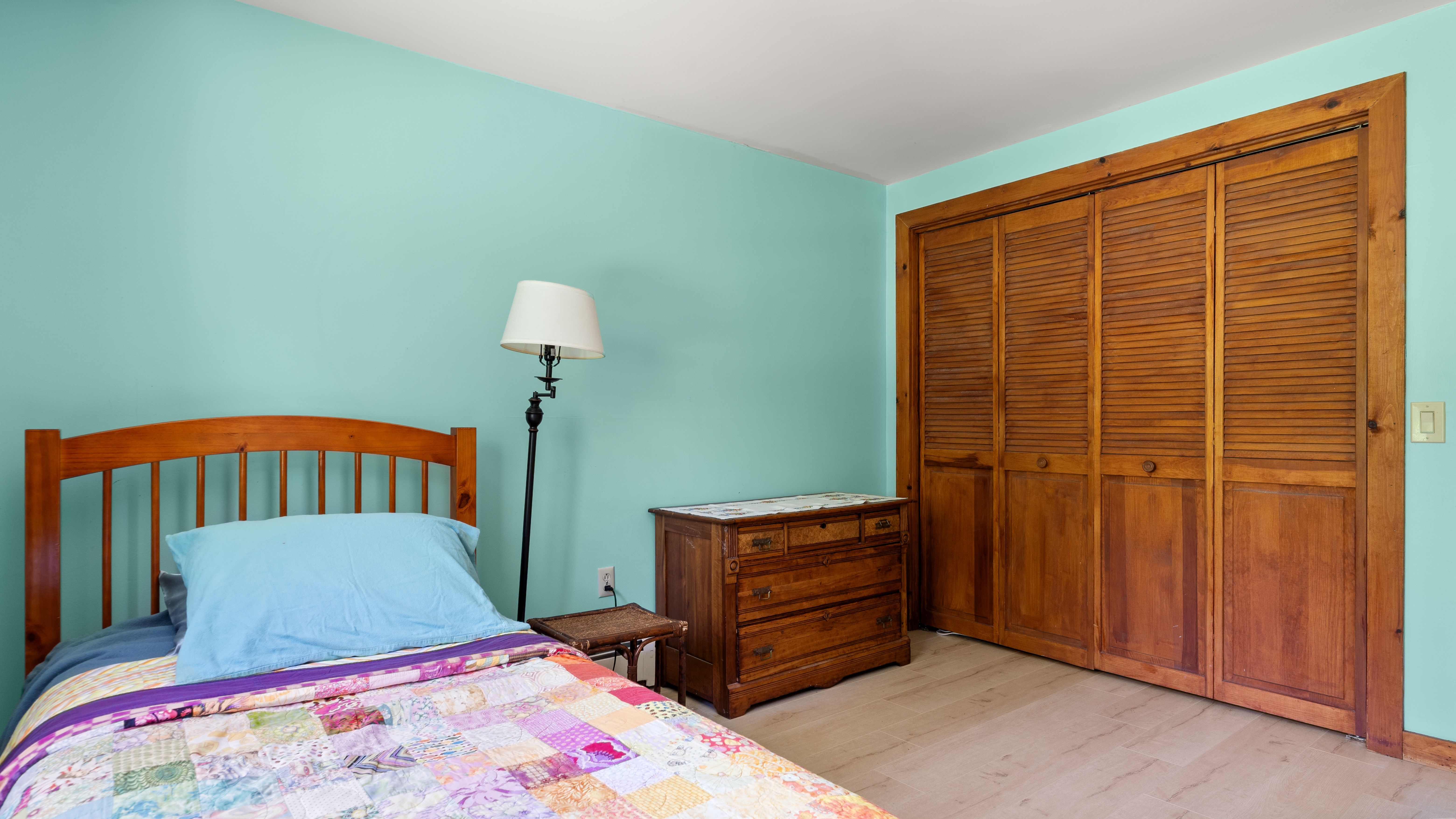  Wooded Privacy in Beautiful Lake Community - 物件實景