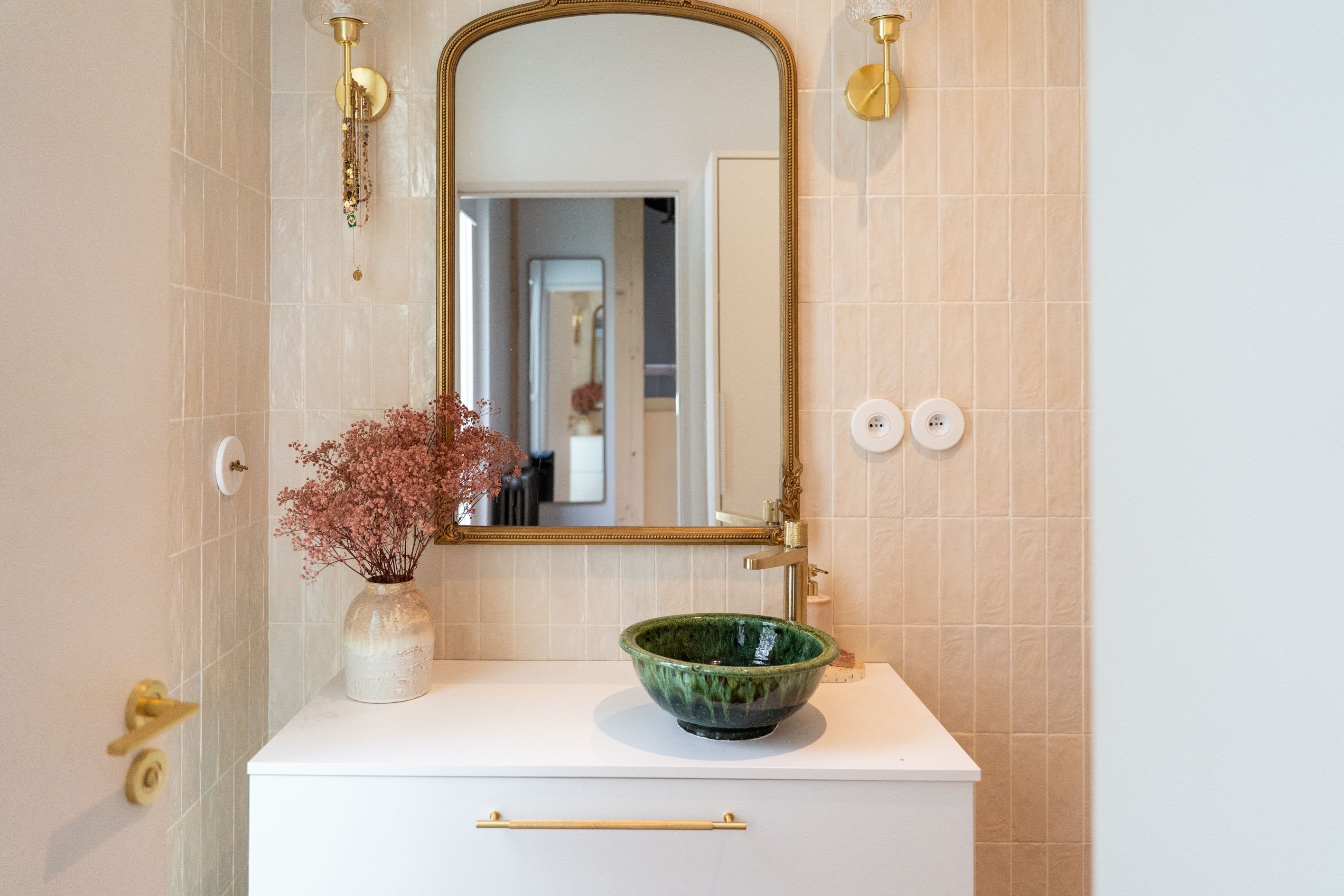  a truly distinctive apartment, where  every detail tells a story. - 物件實景