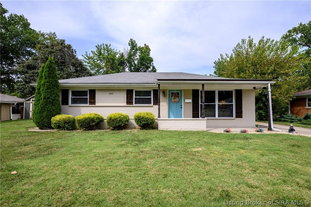 Larkspur Dr, Jeffersonville, IN 47130 #1