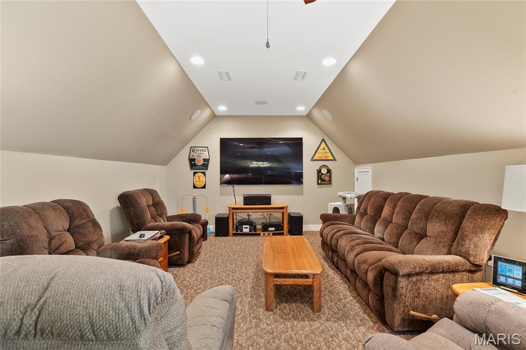 Charleston, Missouri, 63834, United States, 4 Bedrooms Bedrooms, ,6 BathroomsBathrooms,Residential,For Sale,1974839