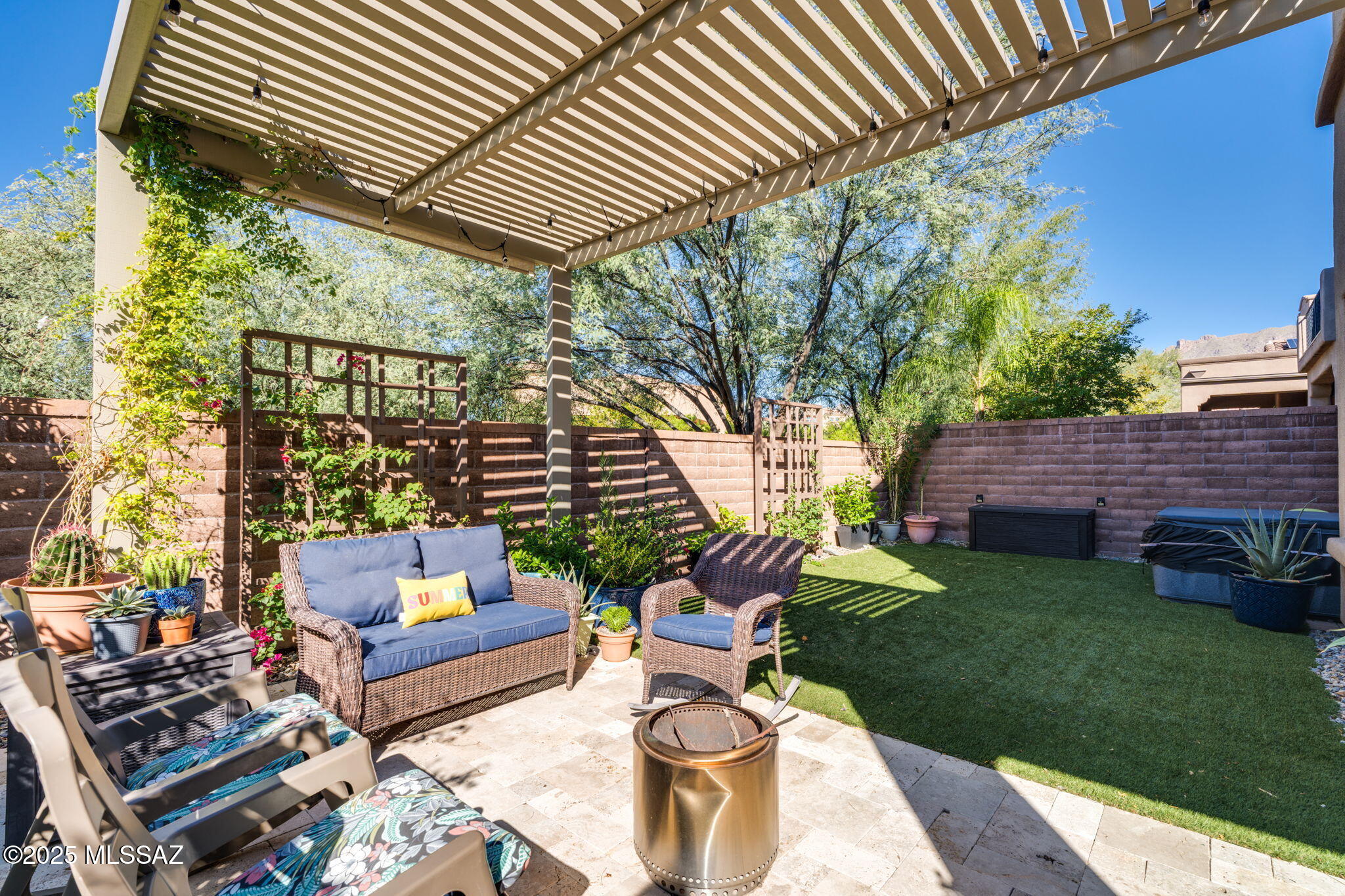 Tucson, Arizona, 85718, United States, 4 Bedrooms Bedrooms, ,4 BathroomsBathrooms,Residential,For Sale,1988951