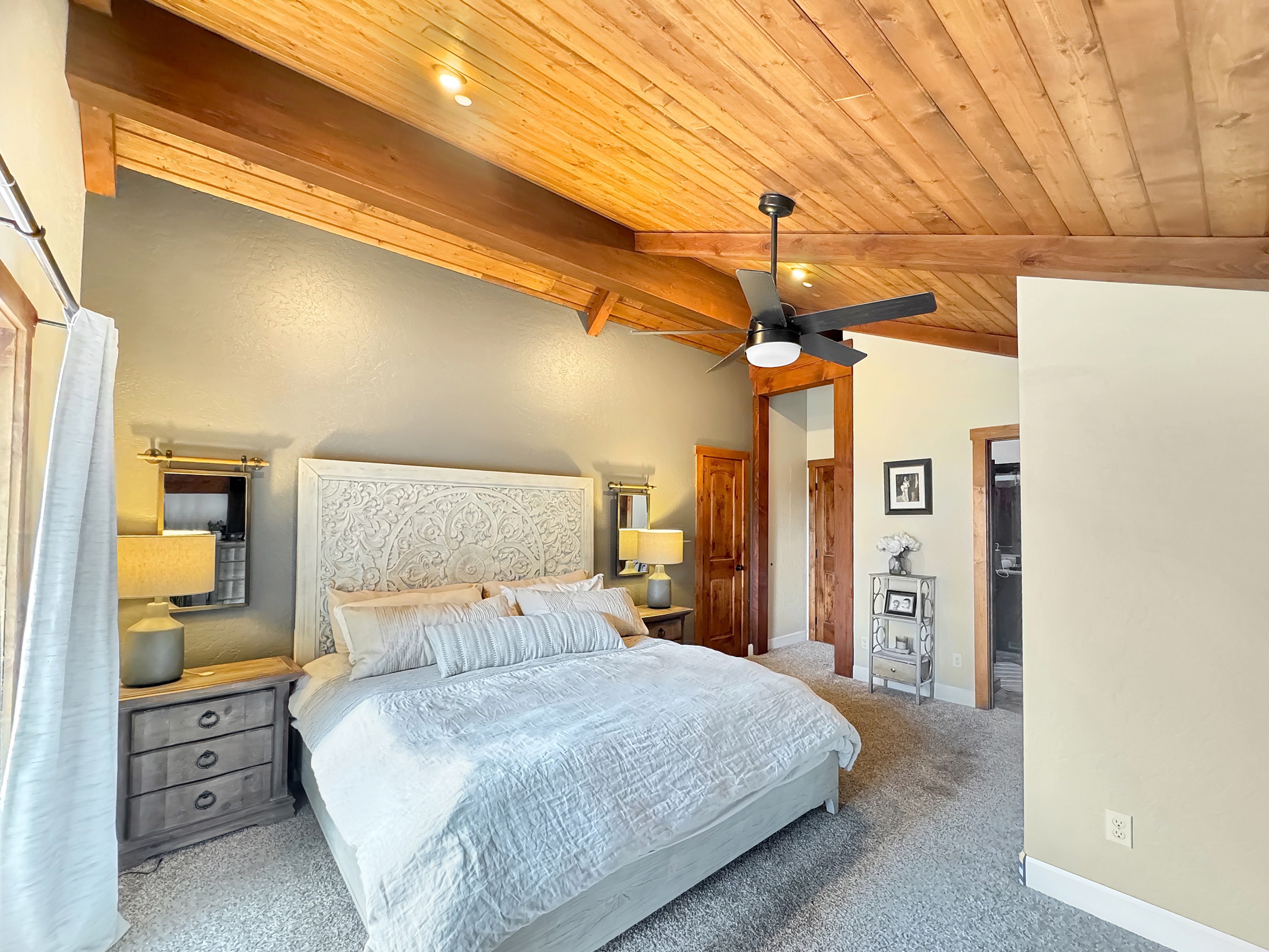 Sagle, Idaho, 83860, United States, 3 Bedrooms Bedrooms, ,3 BathroomsBathrooms,Residential,For Sale,1792364