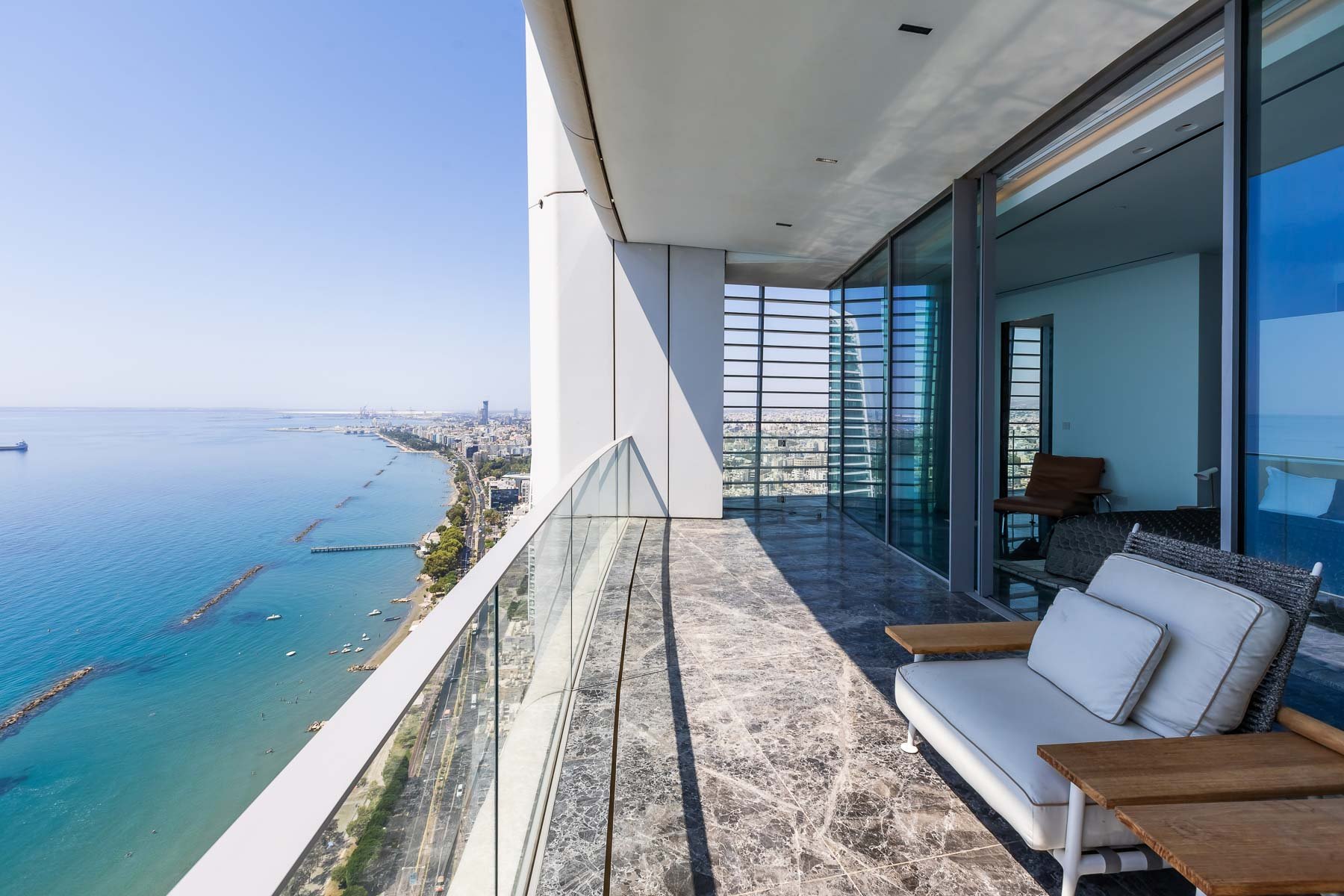  Beachfront Whole-Floor Sky Residence Panoramic Sea Views in Limassol - 物件實景