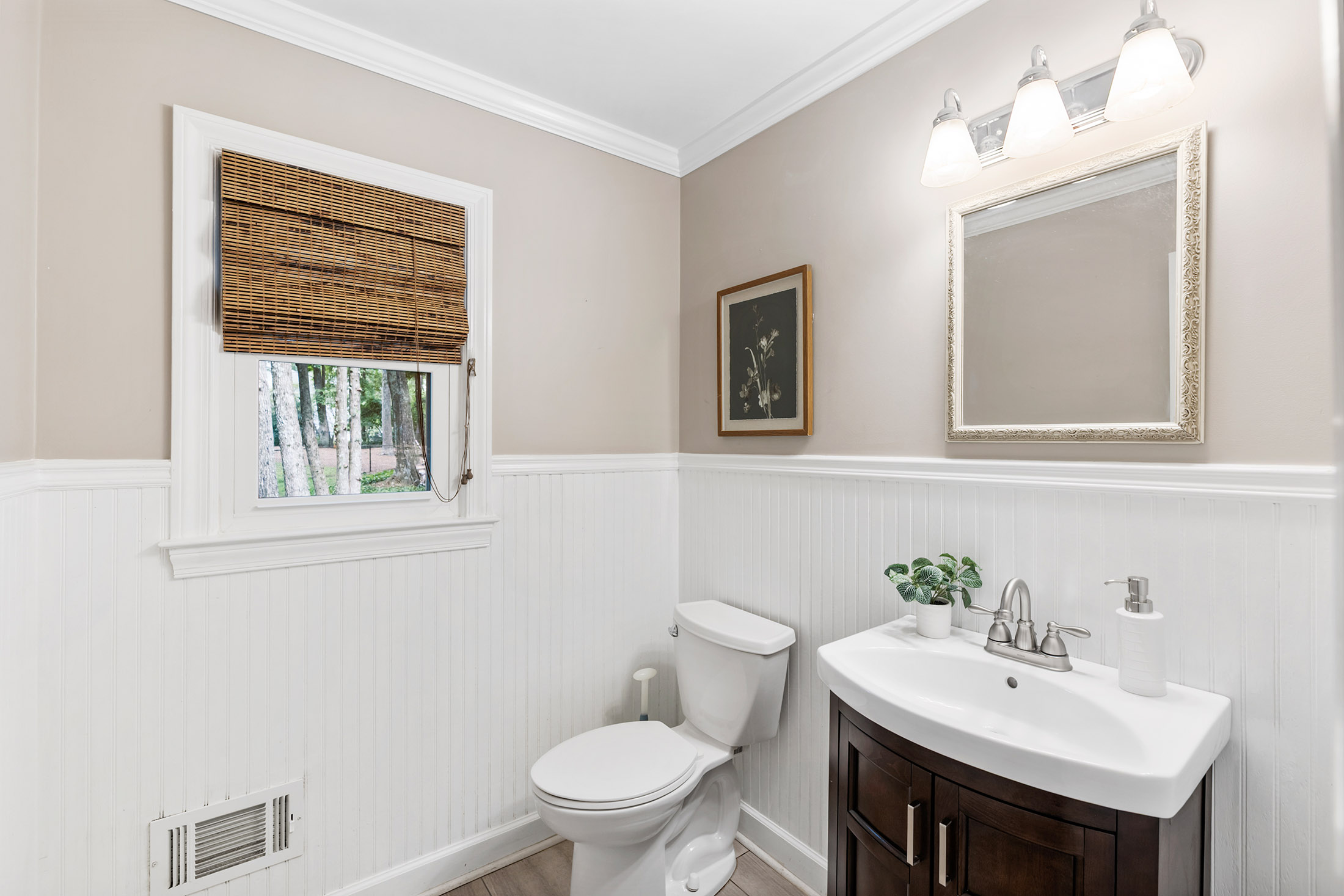  Andover North Home Blends Privacy and Convenience - 物件實景