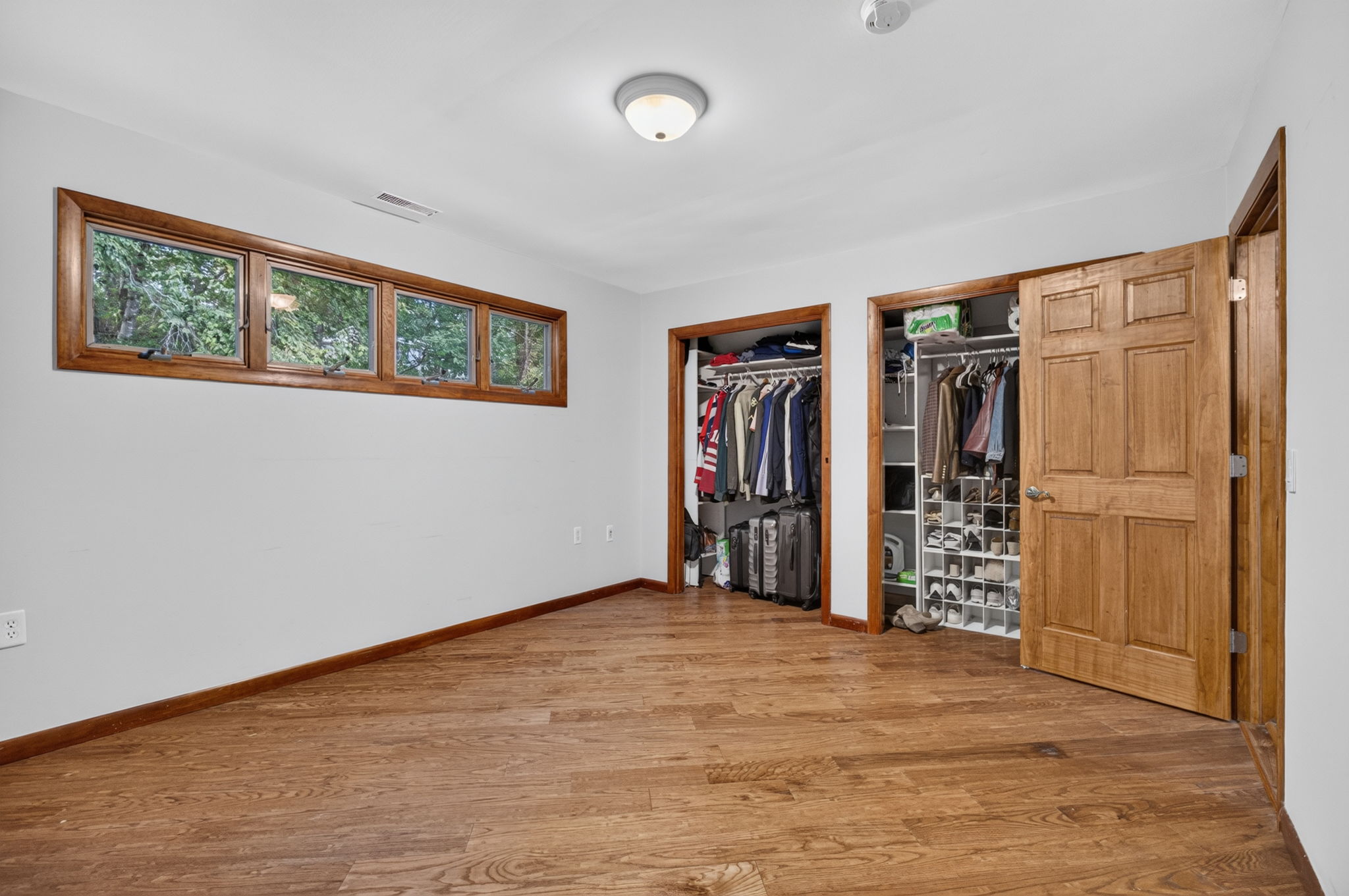  Modern Living and Effortless Entertaining Tucked Away on 1.5 Acres - 物件實景