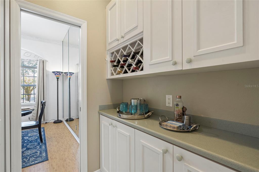 Bradenton, Florida, 34212, United States, 3 Bedrooms Bedrooms, ,3 BathroomsBathrooms,Residential,For Sale,1991817