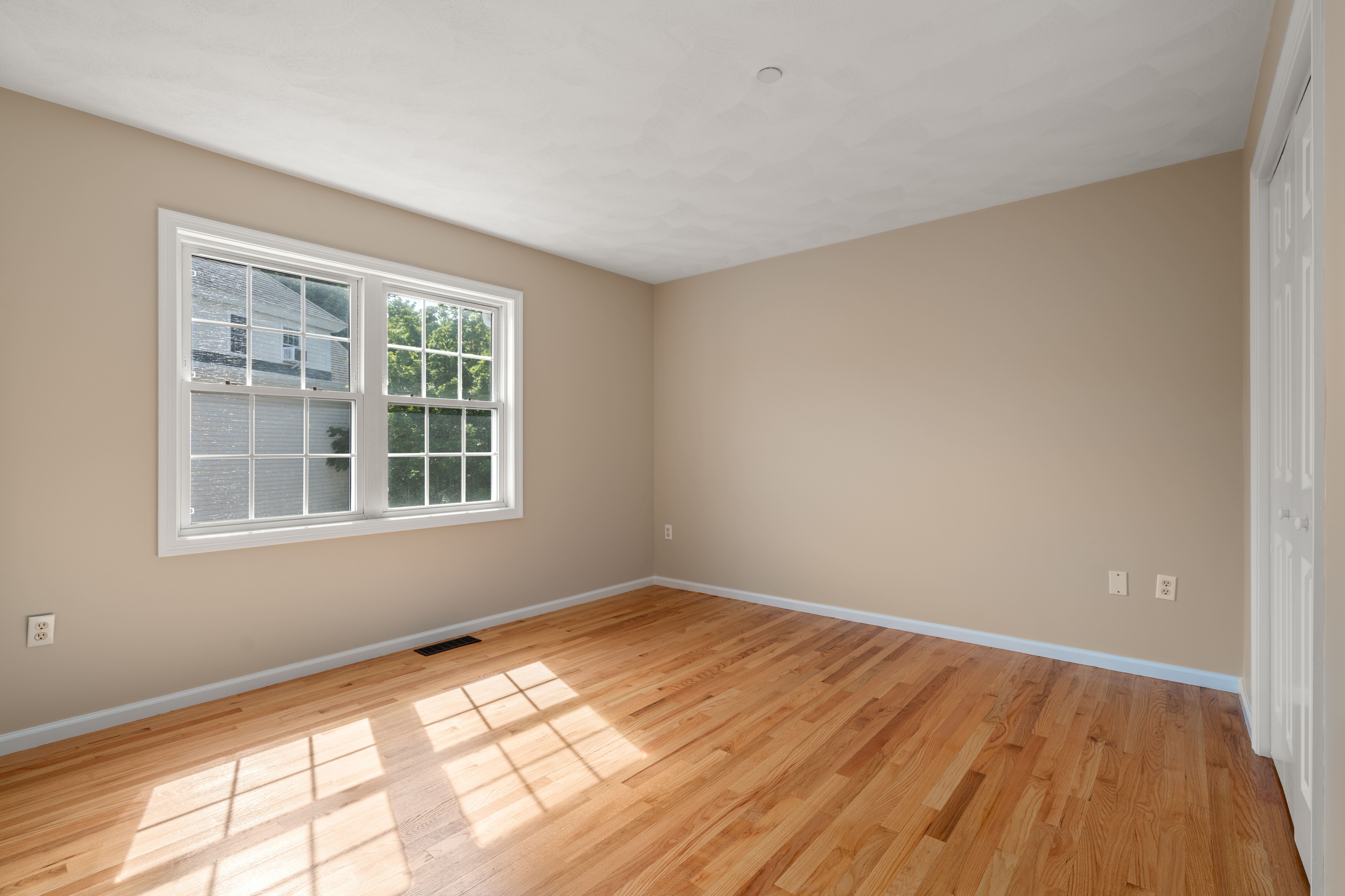  555 Main Street, Unit 6, Woburn, MA 01801 - 物件實景