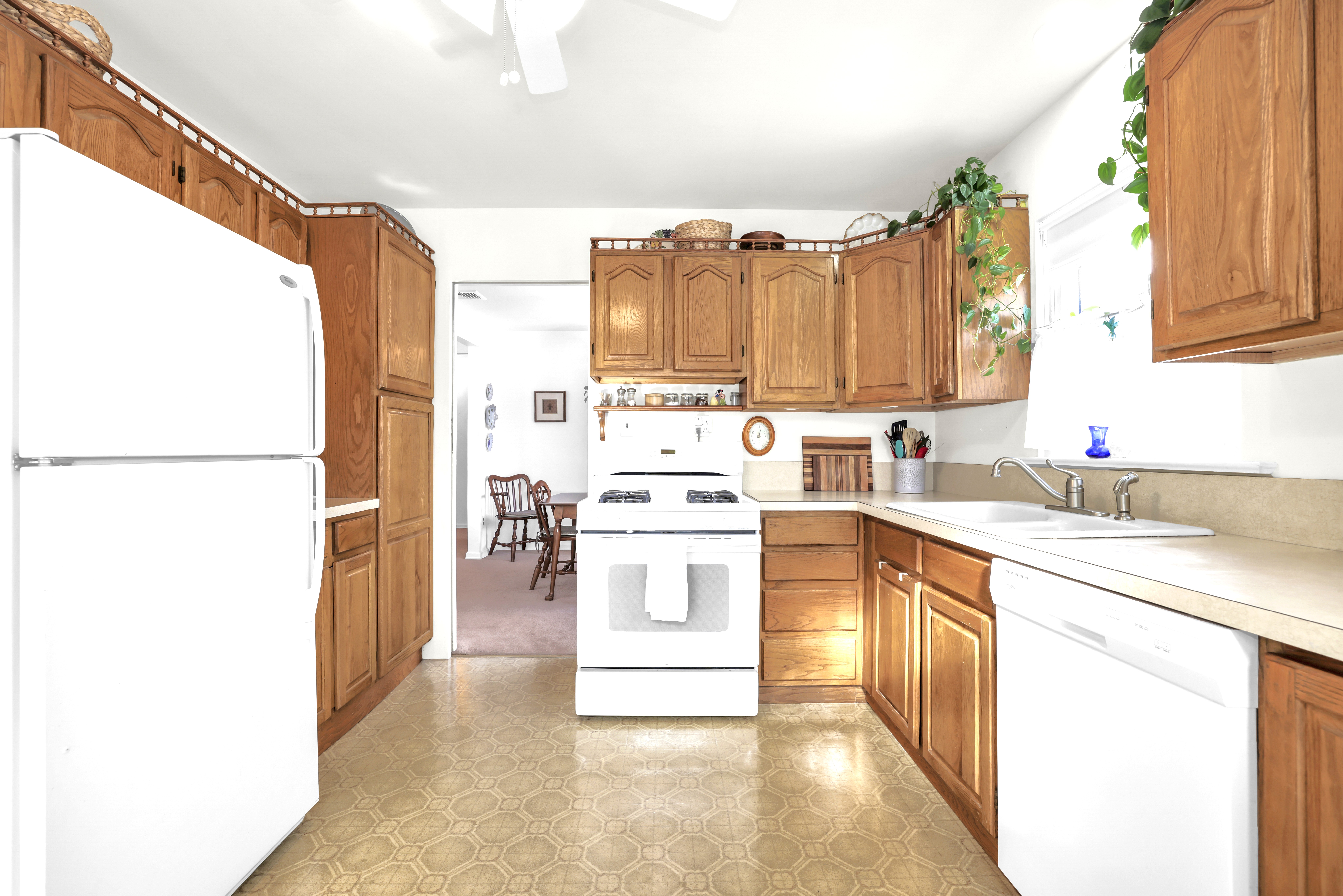 Pompton Plains, New Jersey, 07444, United States, 4 Bedrooms Bedrooms, ,3 BathroomsBathrooms,Residential,For Sale,2007489