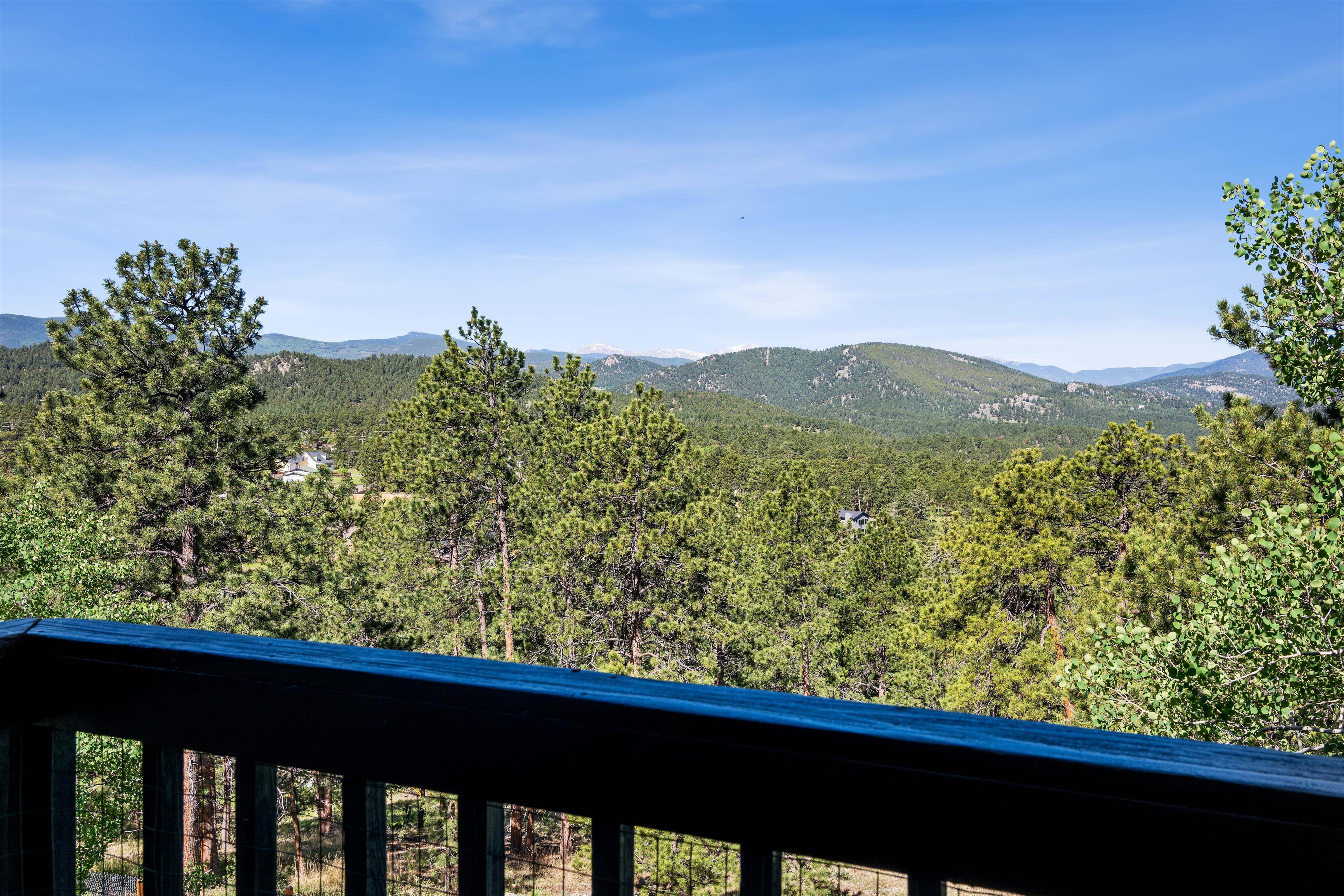  Experience Refined Mid-Century Inspired Mountain Living on 3.37 Acres - 物件實景
