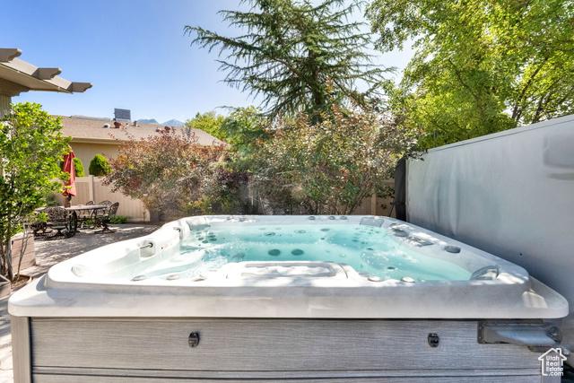 Cottonwood Heights, Utah, 84093, United States, 6 Bedrooms Bedrooms, ,5 BathroomsBathrooms,Residential,For Sale,1980024