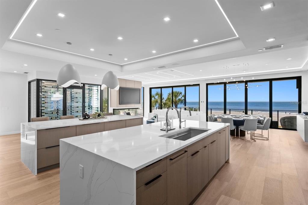 Indian Rocks Beach, Florida, 33785, United States, 8 Bedrooms Bedrooms, ,11 BathroomsBathrooms,Residential,For Sale,1997282