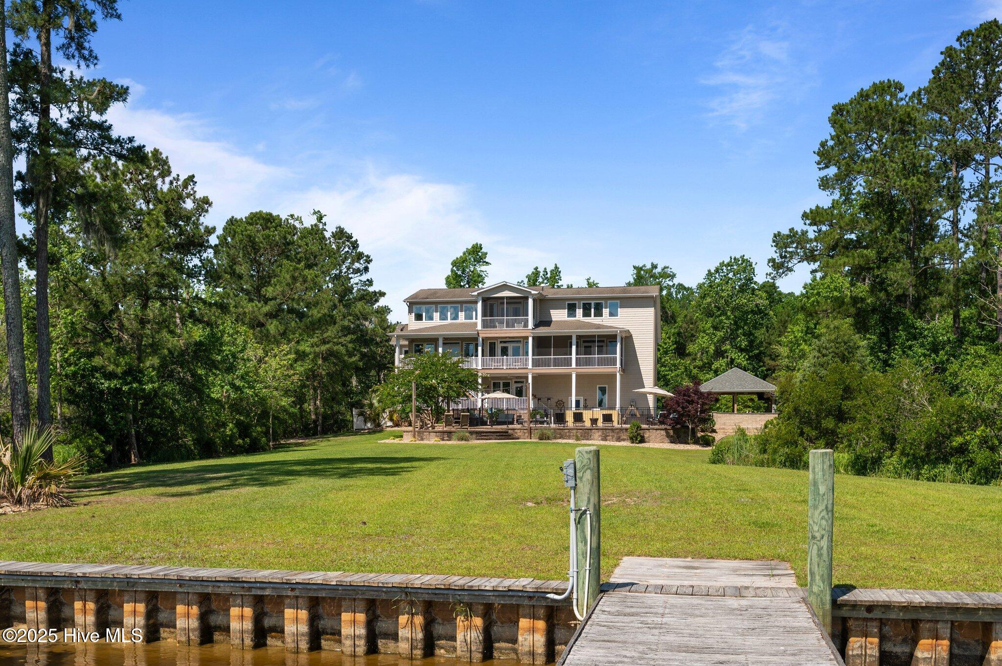 Chocowinity, North Carolina, 27817, United States, 4 Bedrooms Bedrooms, ,5 BathroomsBathrooms,Residential,For Sale,1827727