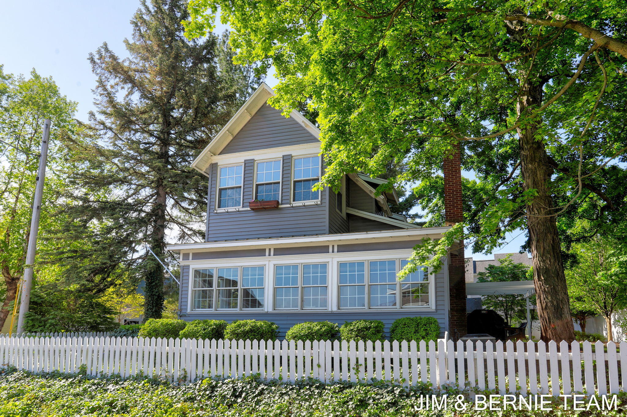 Holland, Michigan, 49423, United States, 3 Bedrooms Bedrooms, ,2 BathroomsBathrooms,Residential,For Sale,1827568