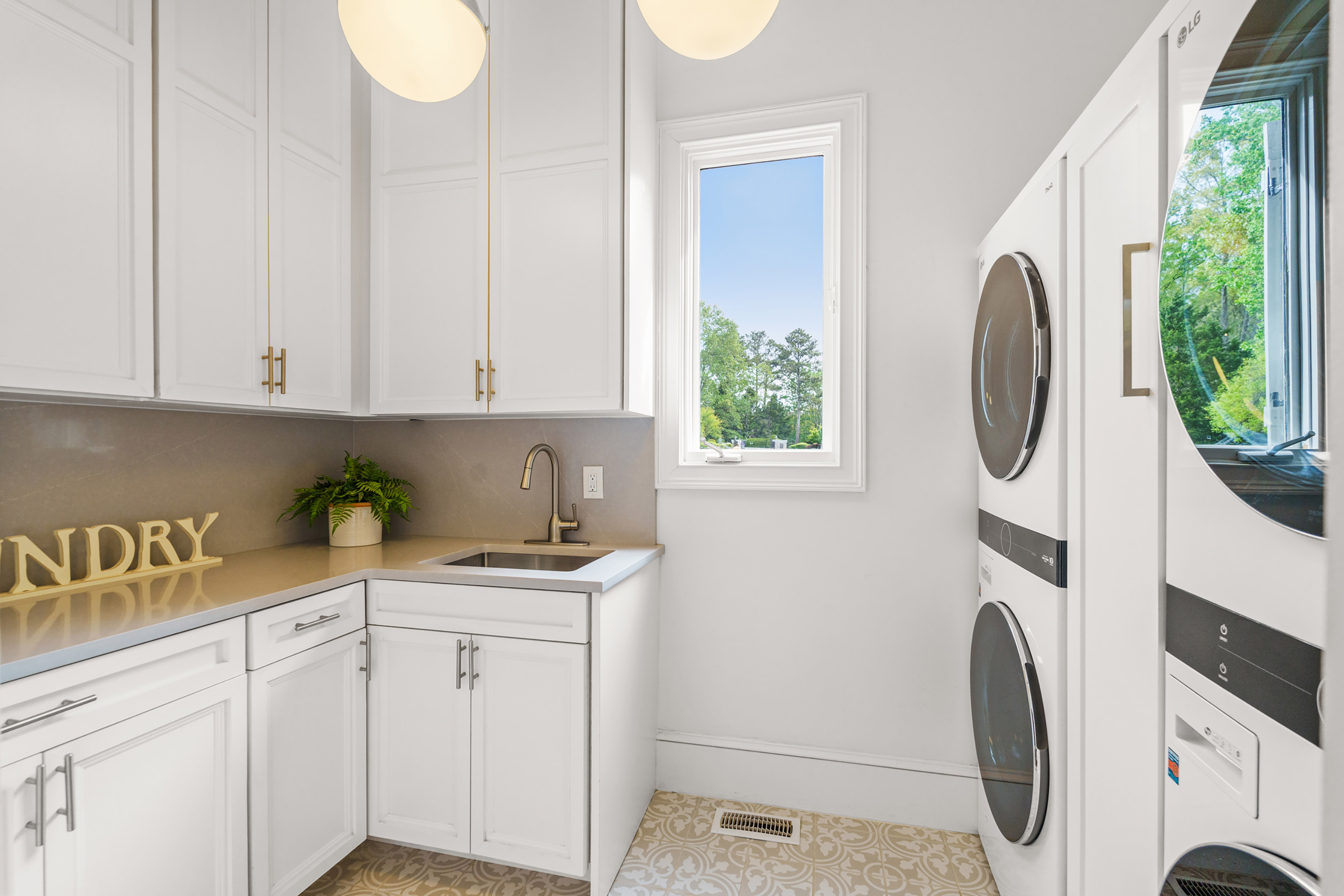  Experience Elevated Living in this Exceptional Estate-Style Residence - 物件實景