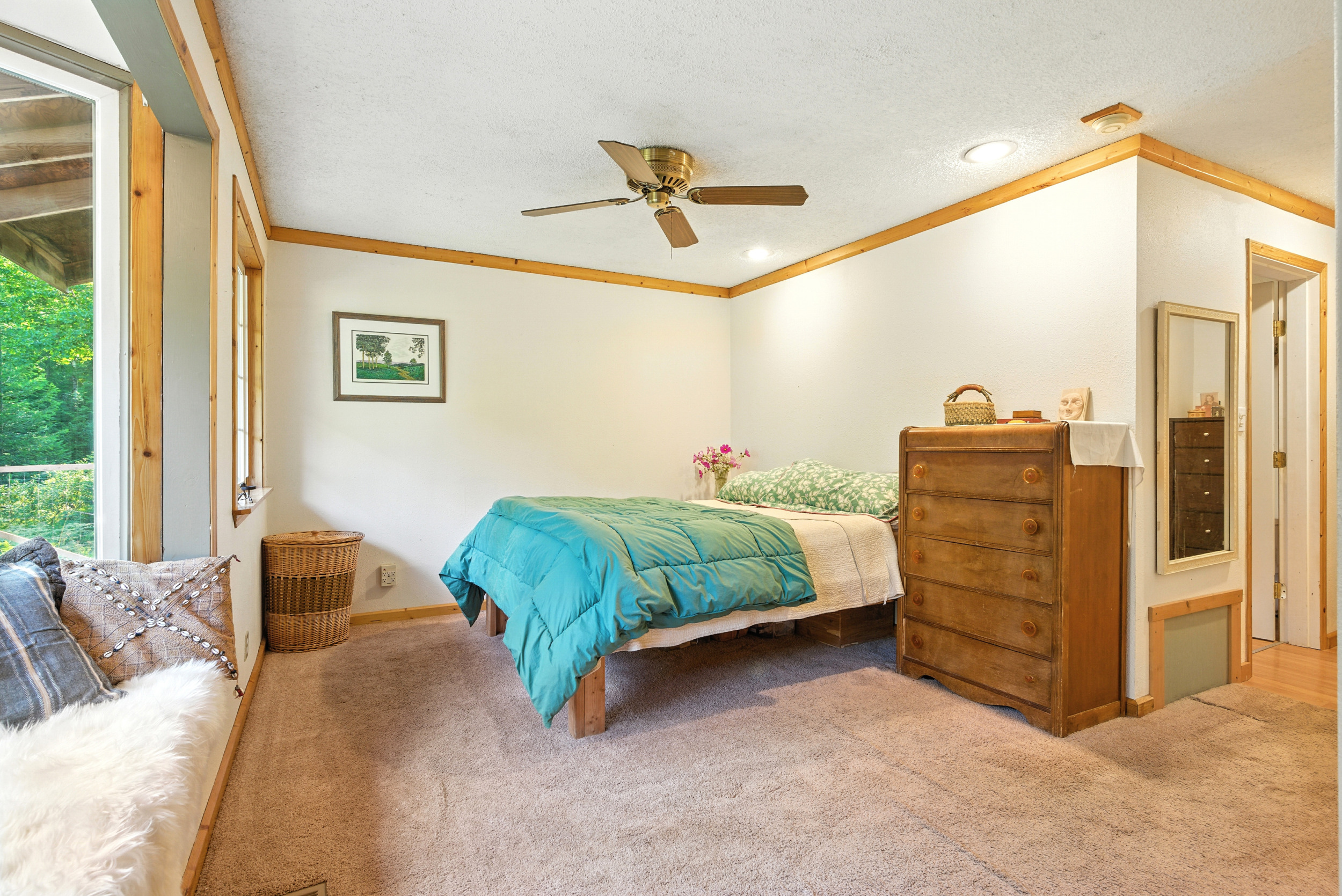 Sandpoint, Idaho, 83864, United States, 2 Bedrooms Bedrooms, ,2 BathroomsBathrooms,Residential,For Sale,2006058