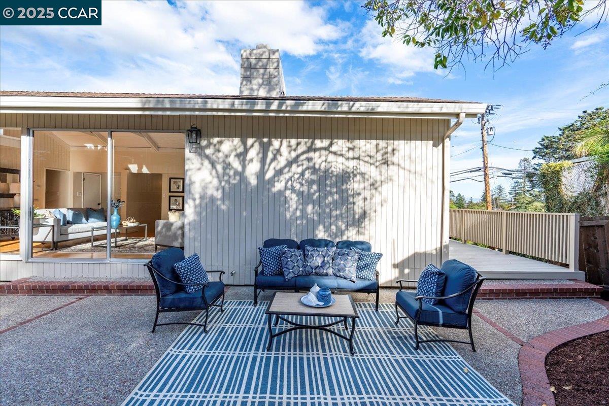 Redwood City, California, 94062, United States, 4 Bedrooms Bedrooms, ,3 BathroomsBathrooms,Residential,For Sale,1989163