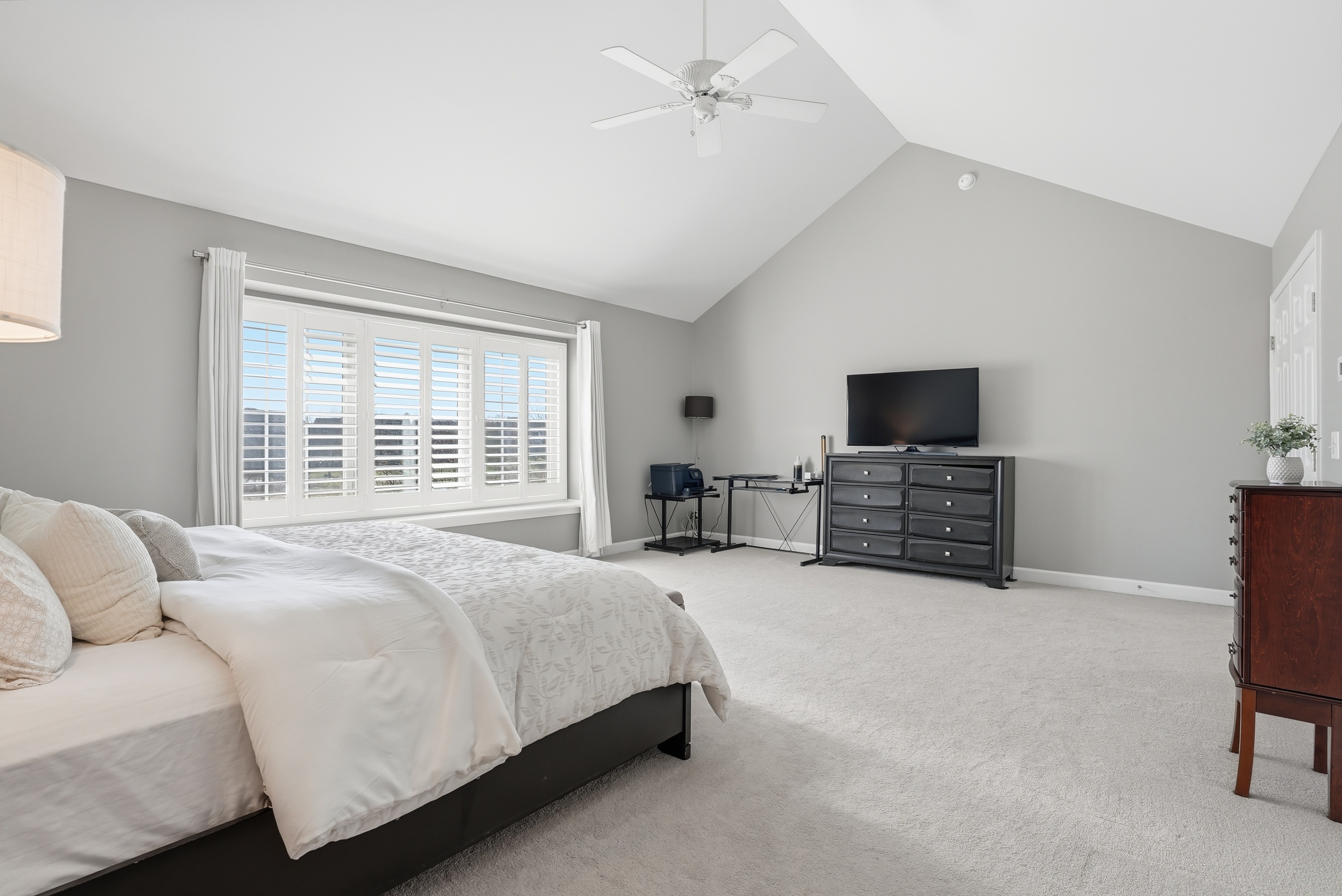  The Crown Jewel of Tall Grass: Waterfront Privacy Meets the Ultimate Layout - 物件實景