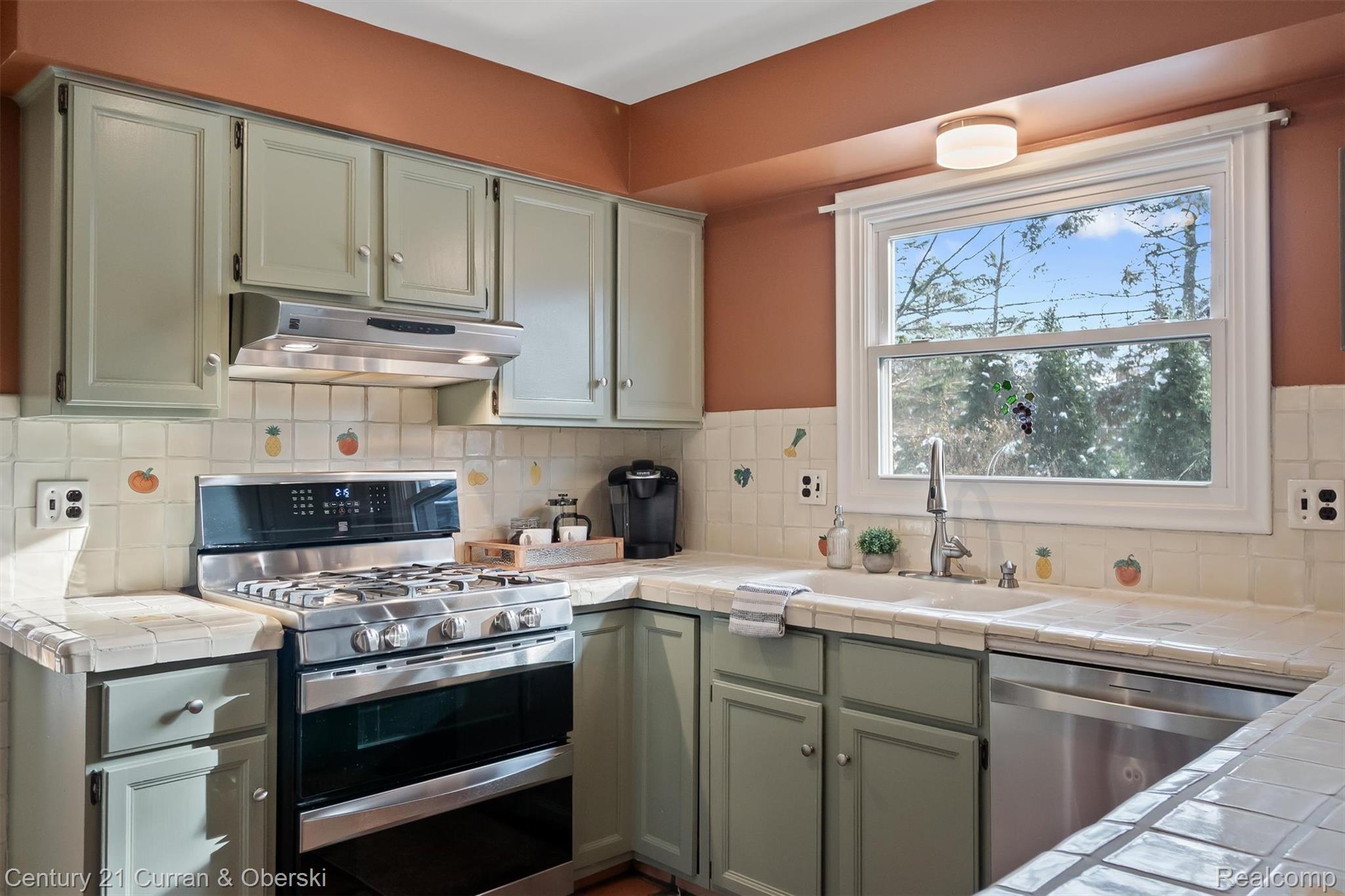 Northville, Michigan, 48167, United States, 5 Bedrooms Bedrooms, ,3 BathroomsBathrooms,Residential,For Sale,2009977