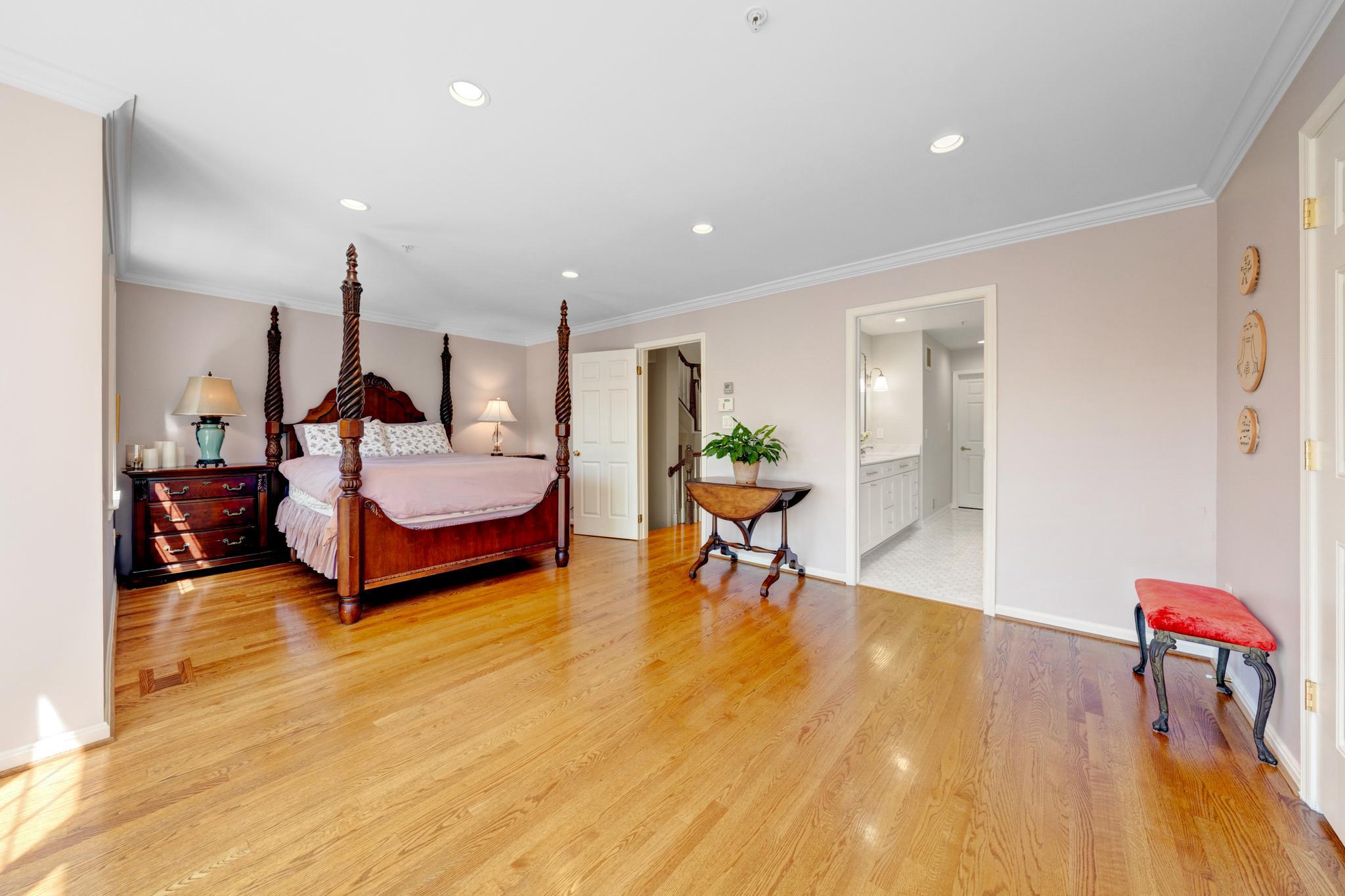  12076 Kinsley Place, Reston, VA, 20190 - 物件實景