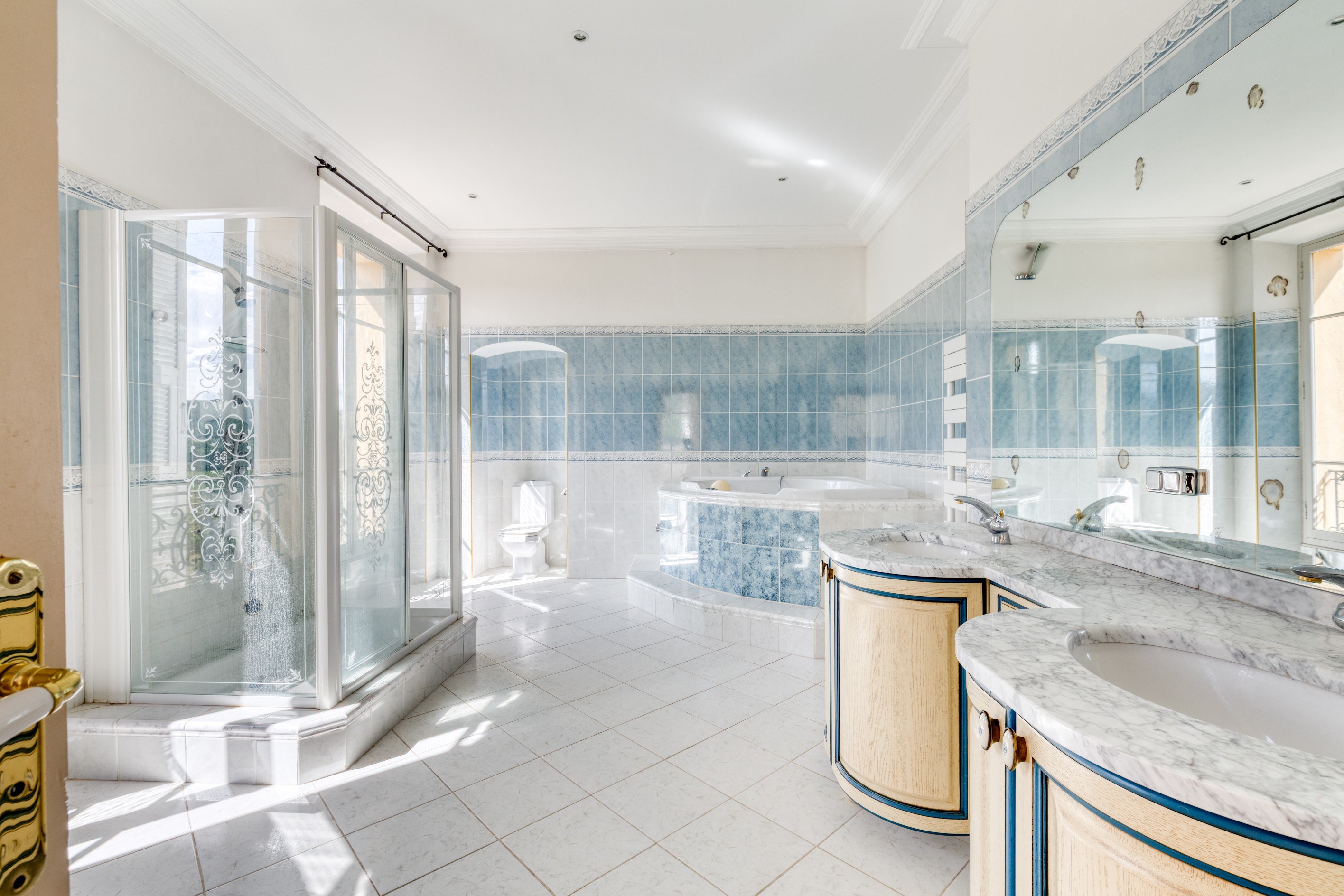  Rare Opportunity: 70-Hectare Wine Estate in Provence - 物件實景