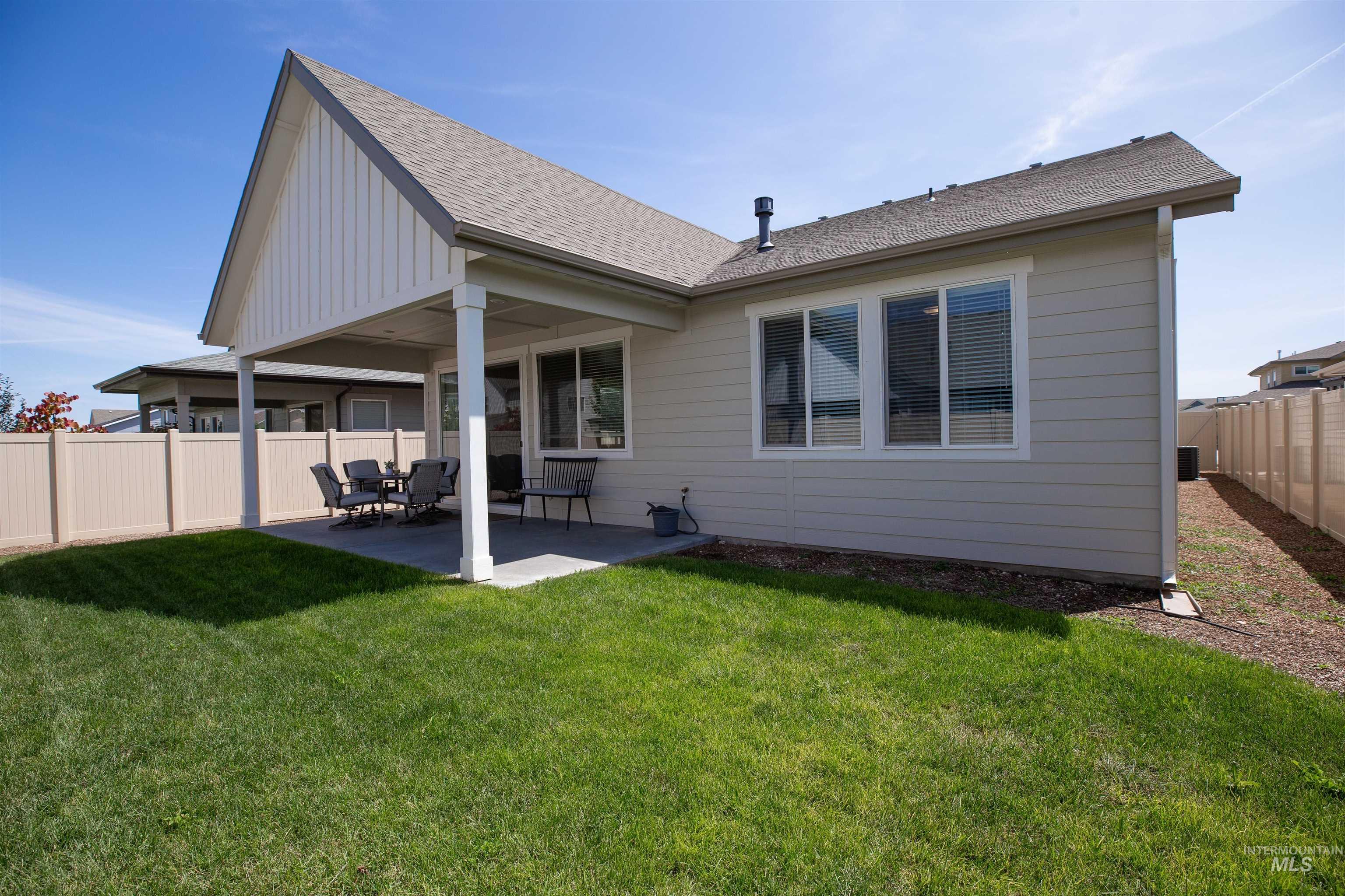 Meridian, Idaho, 83642, United States, 3 Bedrooms Bedrooms, ,Residential,For Sale,1896204