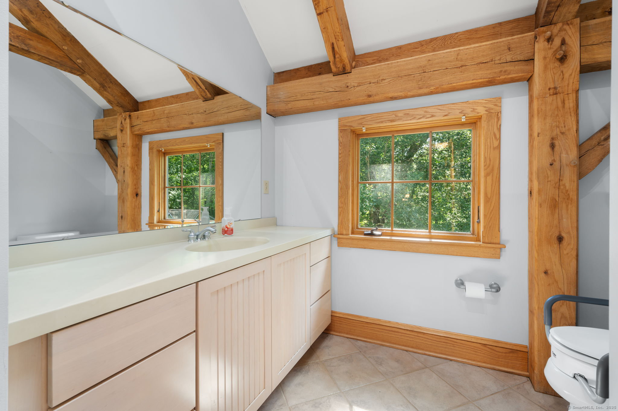 East Lyme, Connecticut, 06333, United States, 4 Bedrooms Bedrooms, ,3 BathroomsBathrooms,Residential,For Sale,1890617