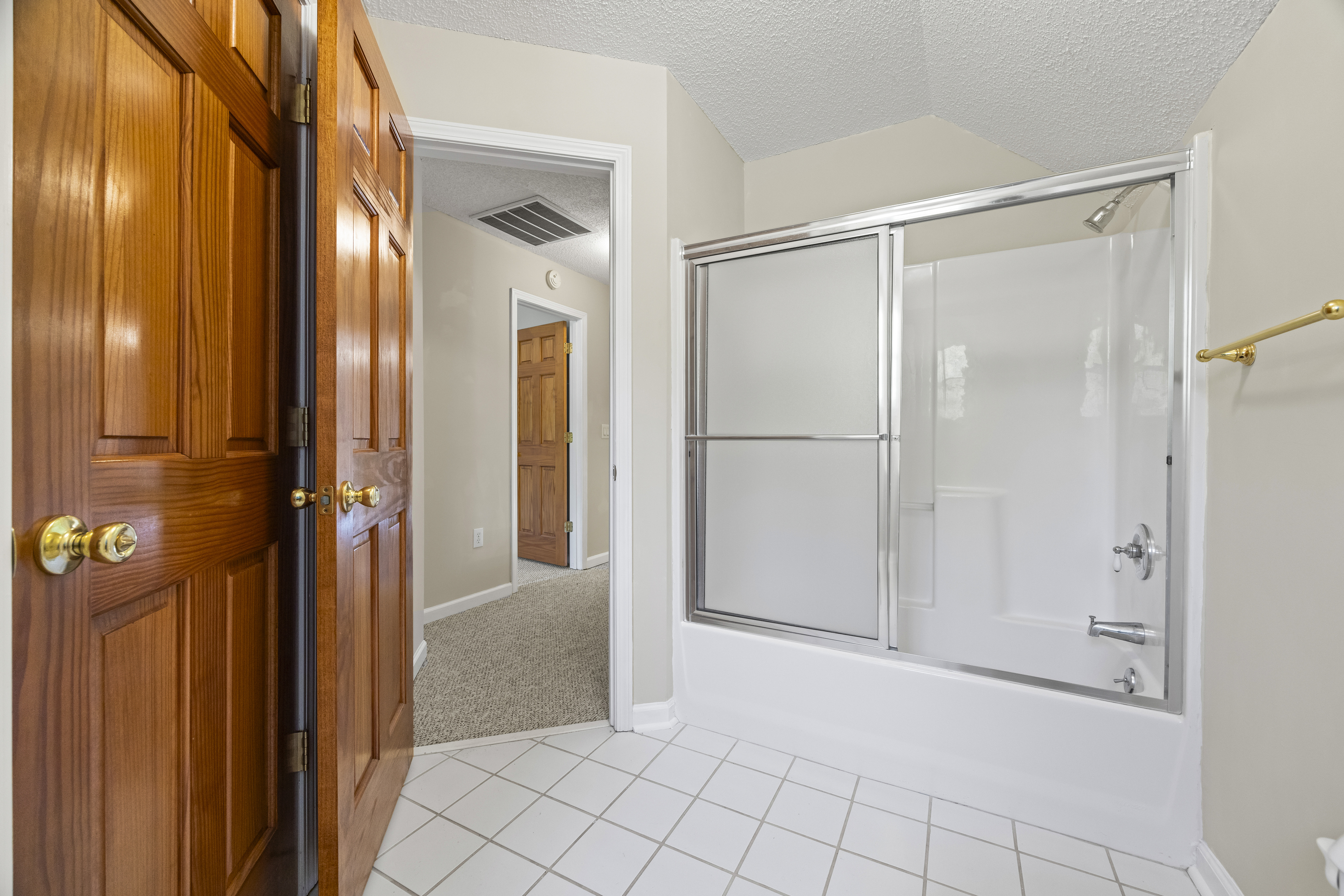 Hartwell, Georgia, 30643, United States, 4 Bedrooms Bedrooms, ,4 BathroomsBathrooms,Residential,For Sale,1906193