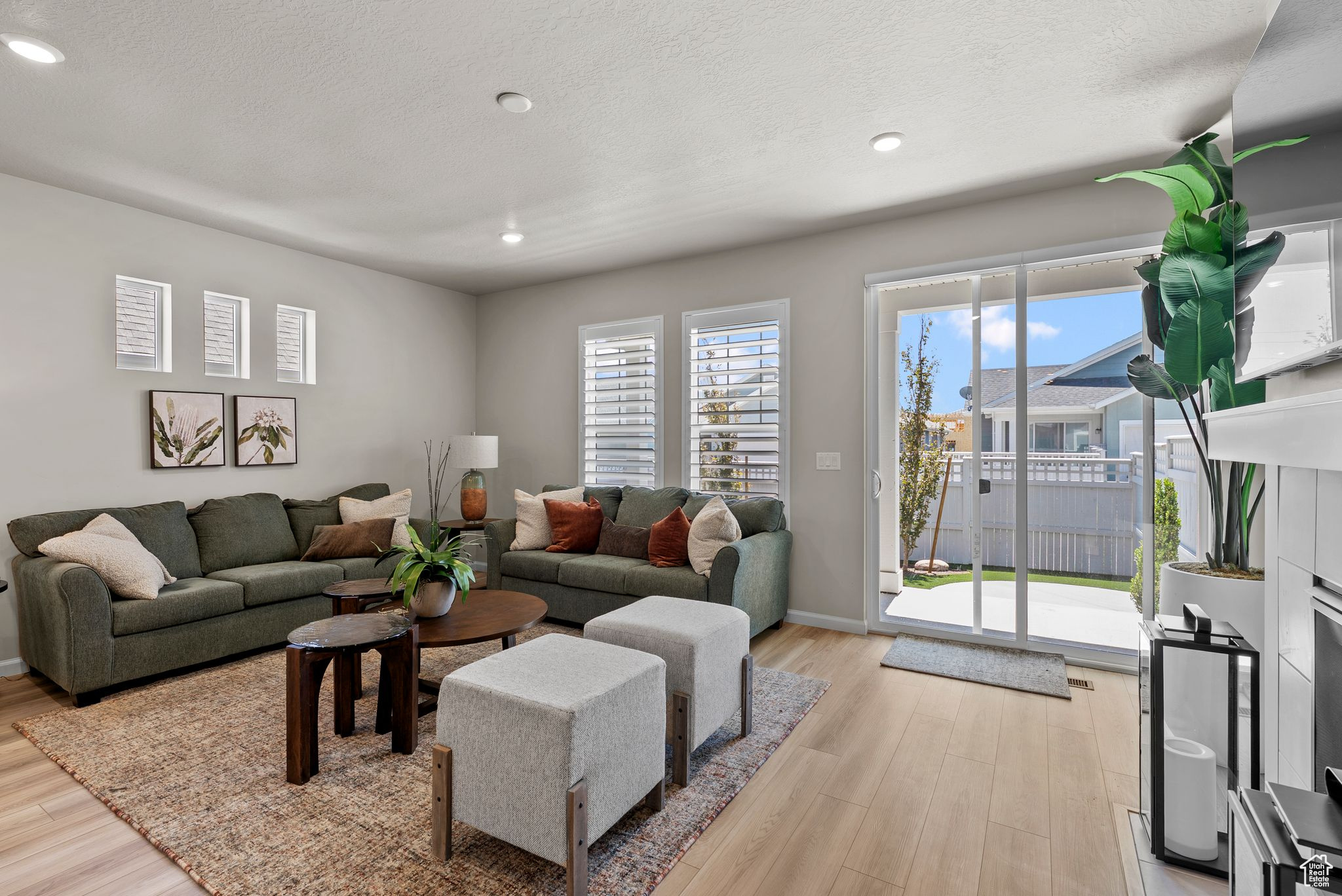 South Jordan, Utah, 84009, United States, 2 Bedrooms Bedrooms, ,3 BathroomsBathrooms,Residential,For Sale,1903673