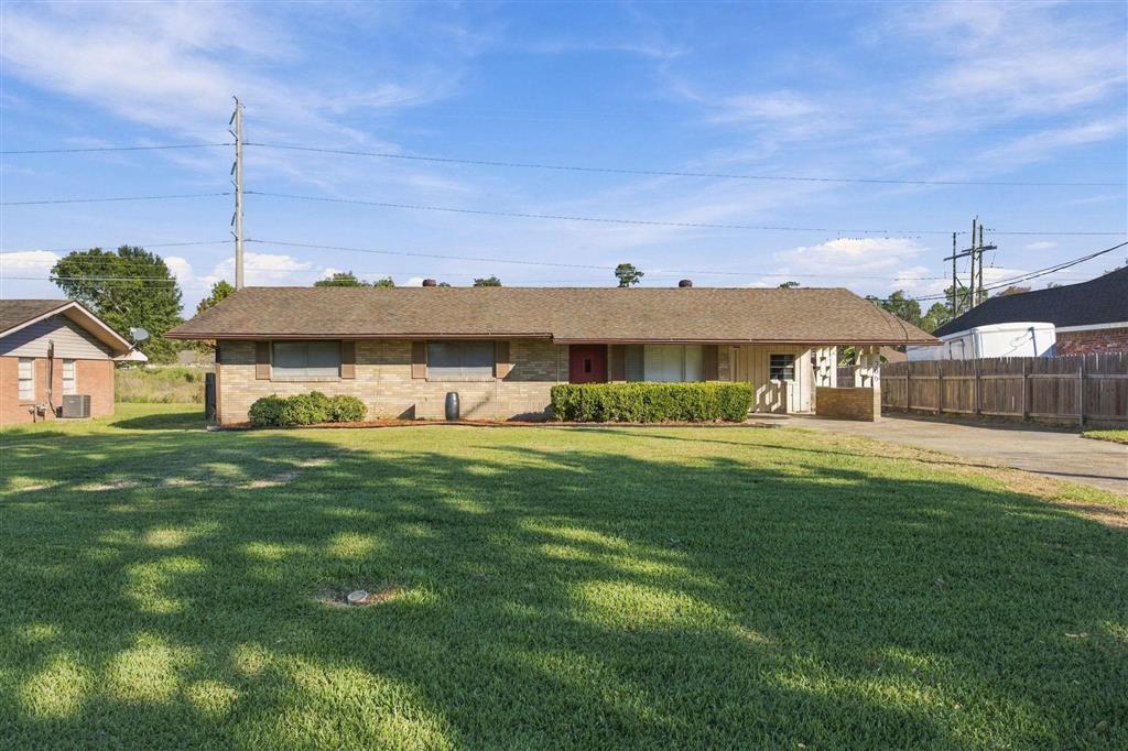 Lee St, Sulphur, LA 70663