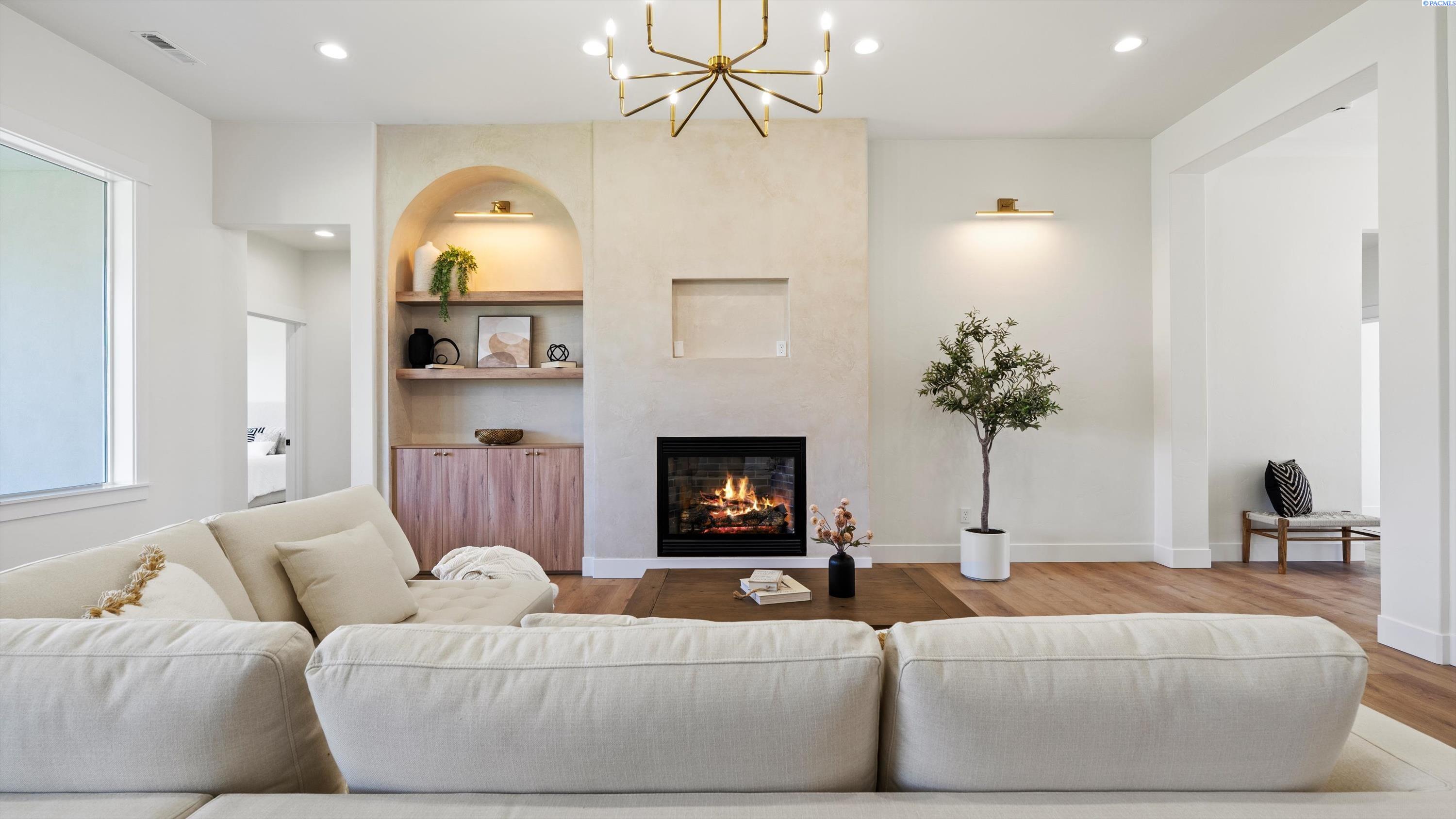 Richland, Washington, 99352, United States, 4 Bedrooms Bedrooms, ,3 BathroomsBathrooms,Residential,For Sale,1996125