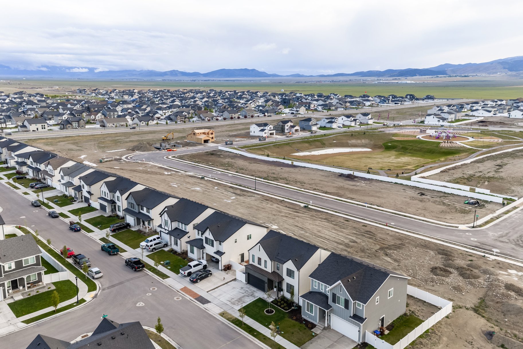  Better Than New Construction in Eagle Mountain, 2-Story with Finished Basement - 物件實景