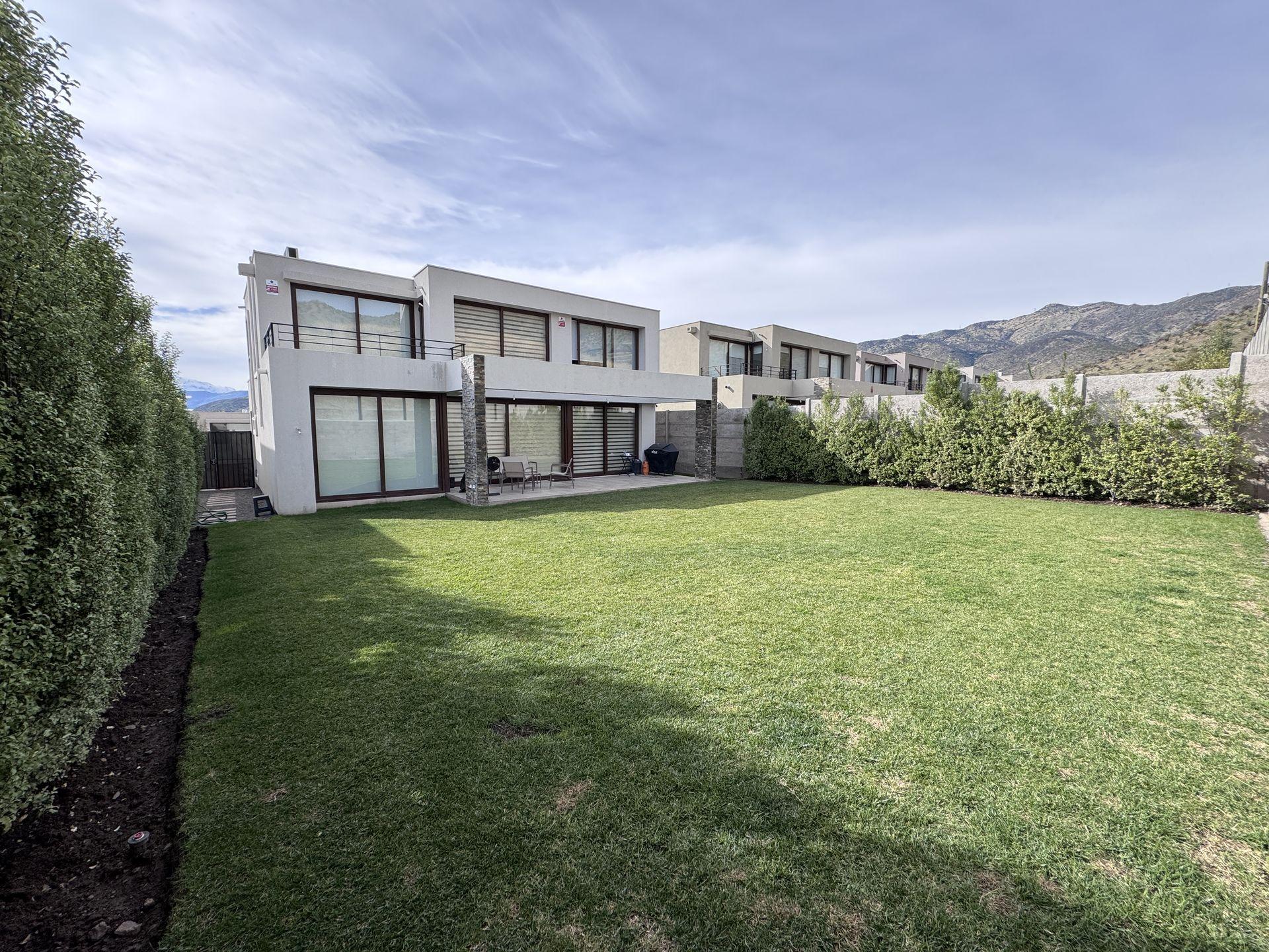 Colina, Chile, 5 Bedrooms Bedrooms, ,4 BathroomsBathrooms,Residential,For Sale,1867480