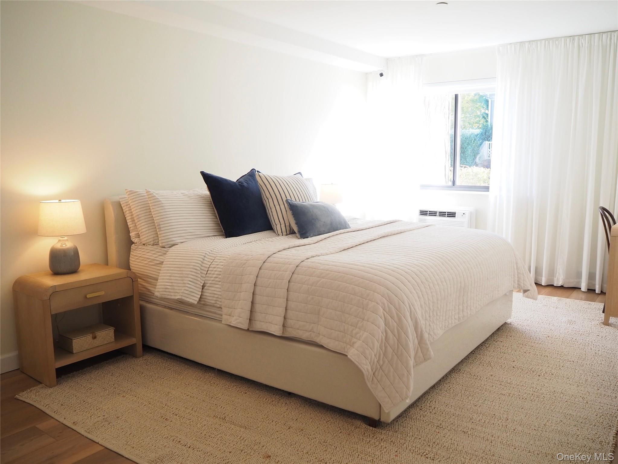 White Plains, New York, 10605, United States, 1 Bedroom Bedrooms, ,2 BathroomsBathrooms,Residential,For Sale,1988254